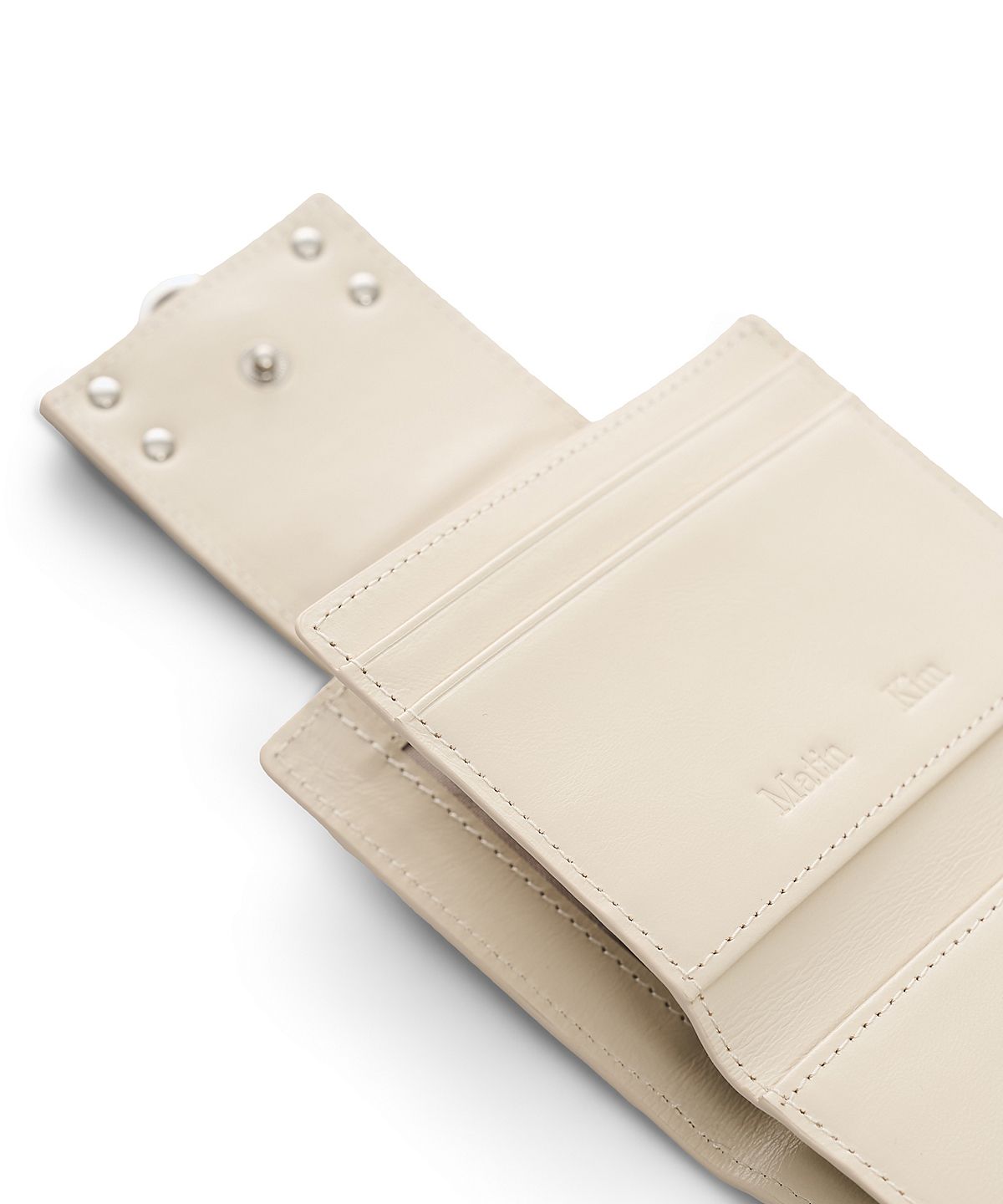 마뗑킴(MATIN KIM) MATIN ARCH RING FLAP WALLET IN LIGHT BEIGE