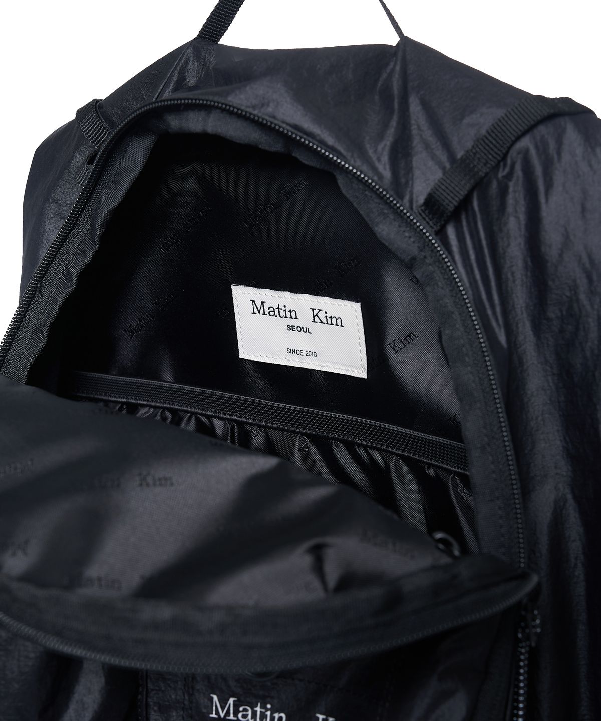 마뗑킴(MATIN KIM) MULTI-POCKET LITE BACKPACK IN BLACK