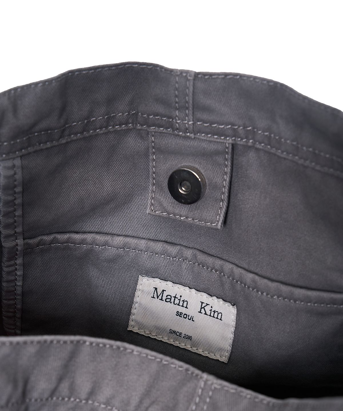 마뗑킴(MATIN KIM) VINTAGE WASHED COTTON SHOULDER BAG IN GREY