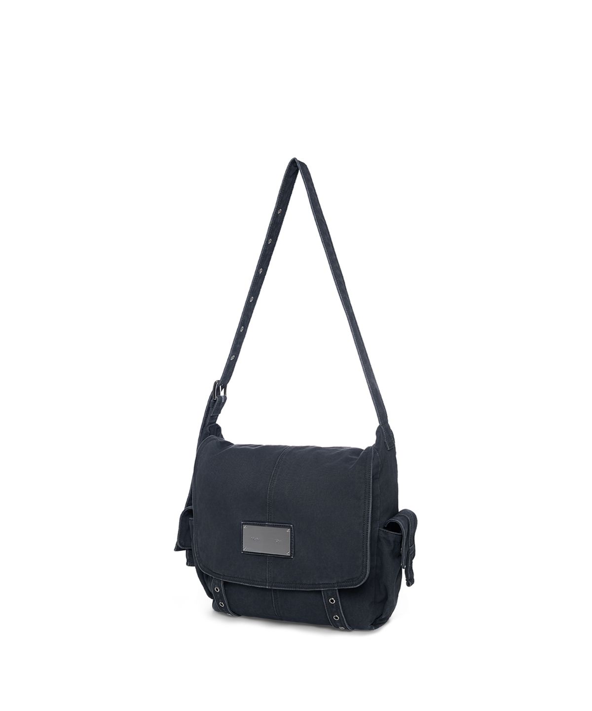 마뗑킴(MATIN KIM) VINTAGE WASHED COTTON MESSENGER BAG IN NAVY