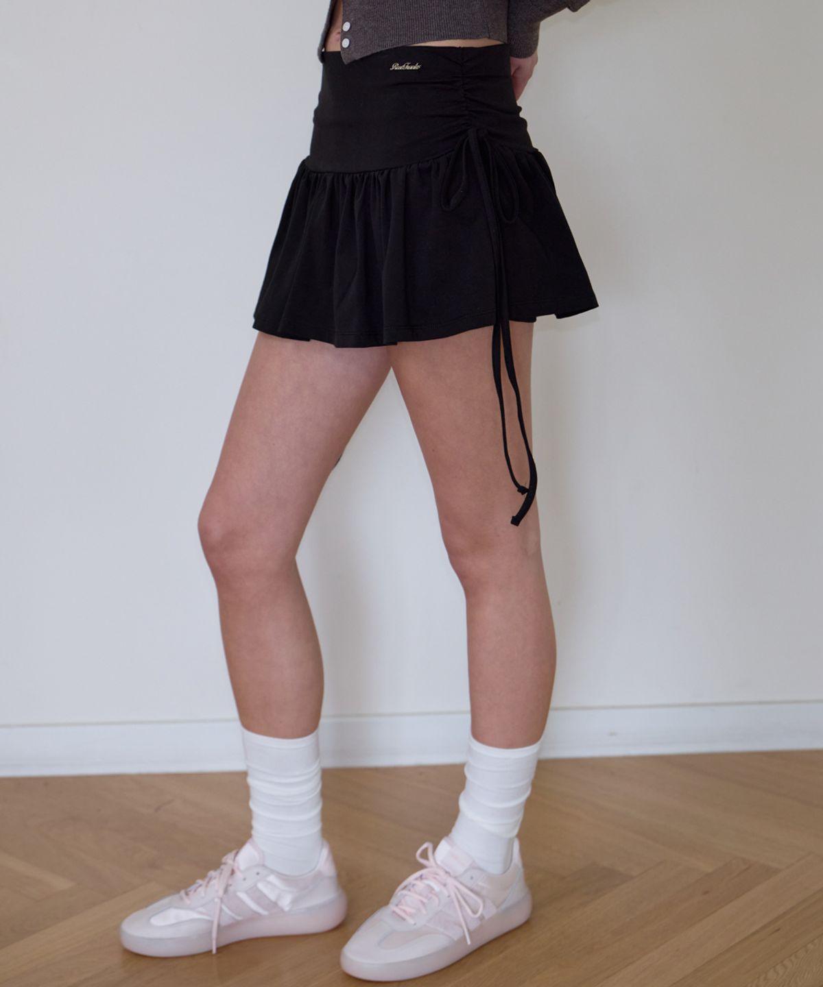로제프란츠(ROSEFRANTZ) Side Shirring Mini Skirt [Black]