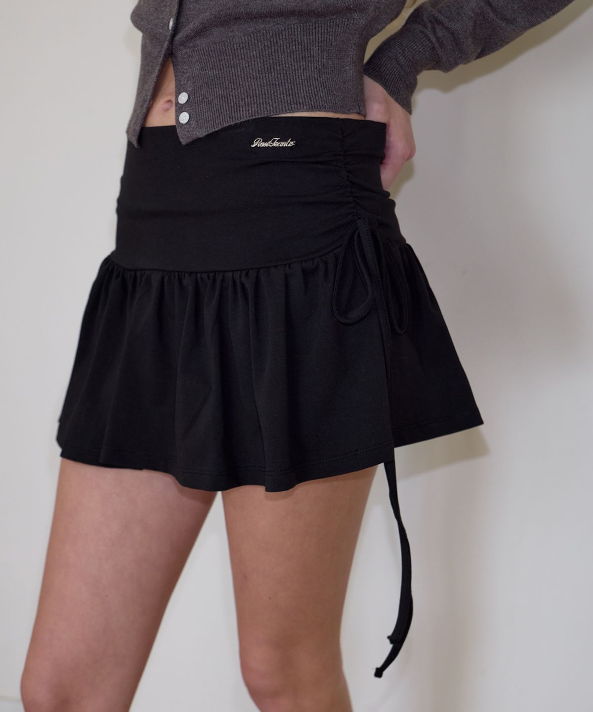 로제프란츠(ROSEFRANTZ) Side Shirring Mini Skirt [Black]