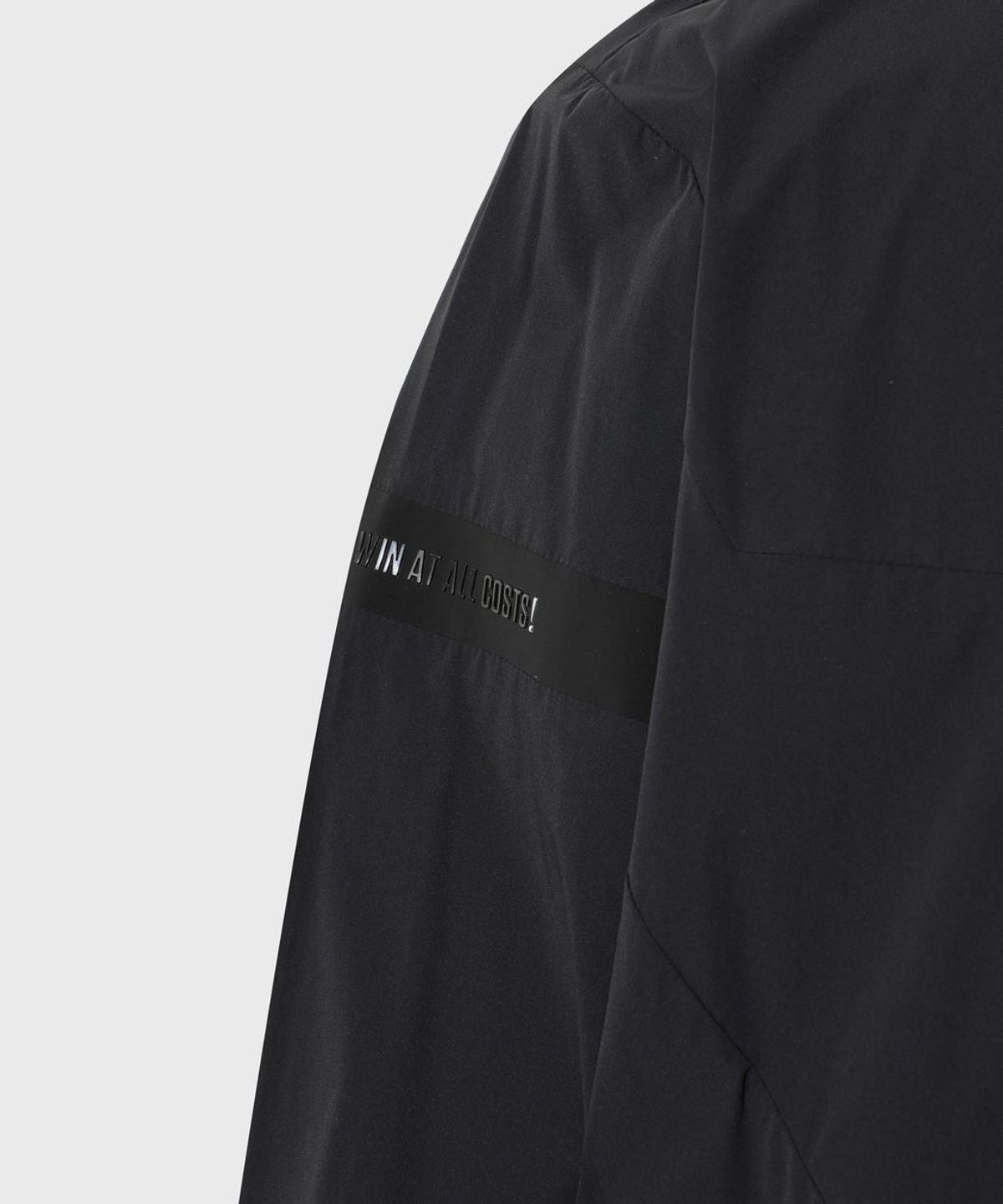 왁(WAAC) Men Essential Windbreaker WMUAM26200BKX