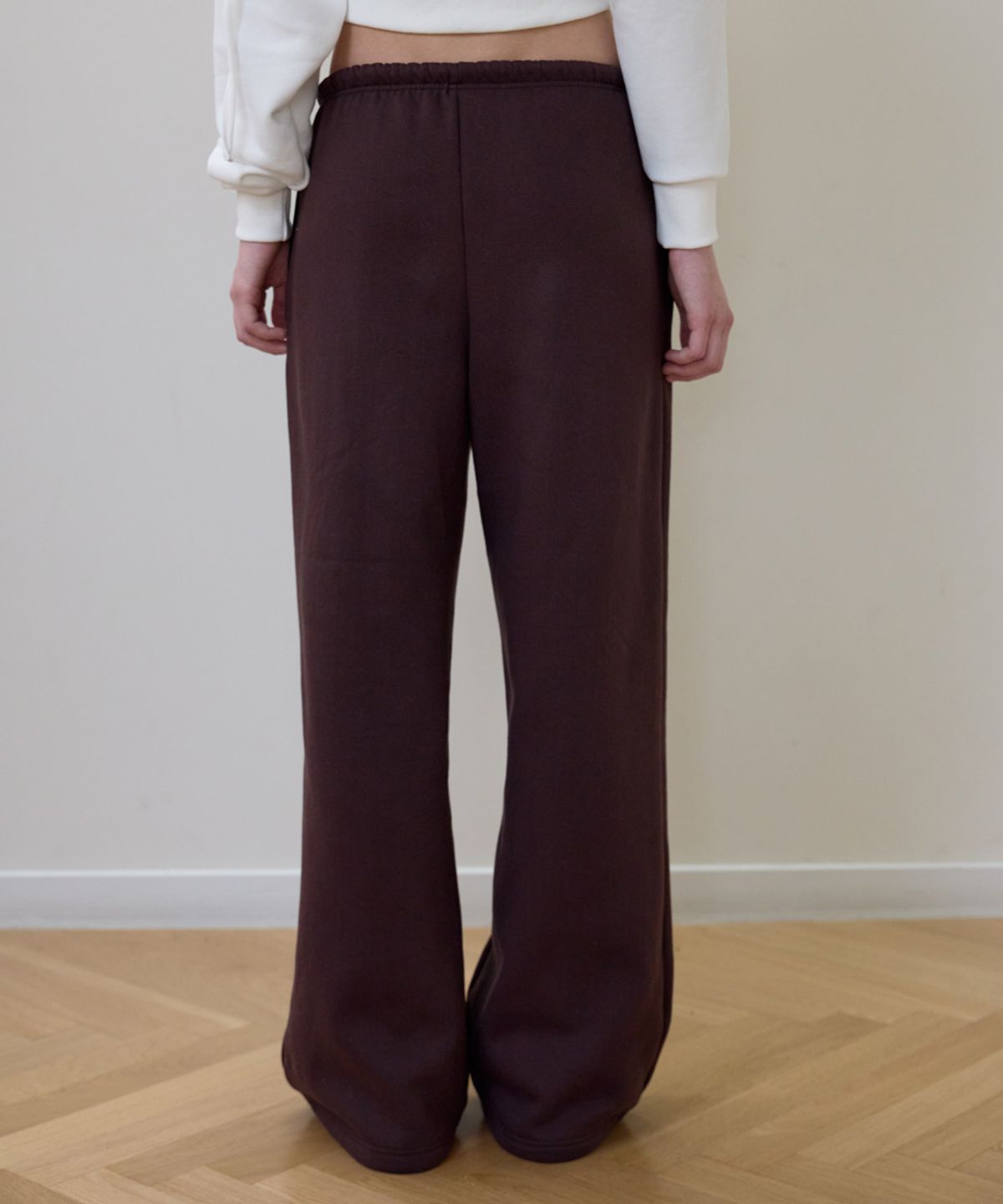 로제프란츠(ROSEFRANTZ) Rose Embroidery Wide Sweatpants [Brown]