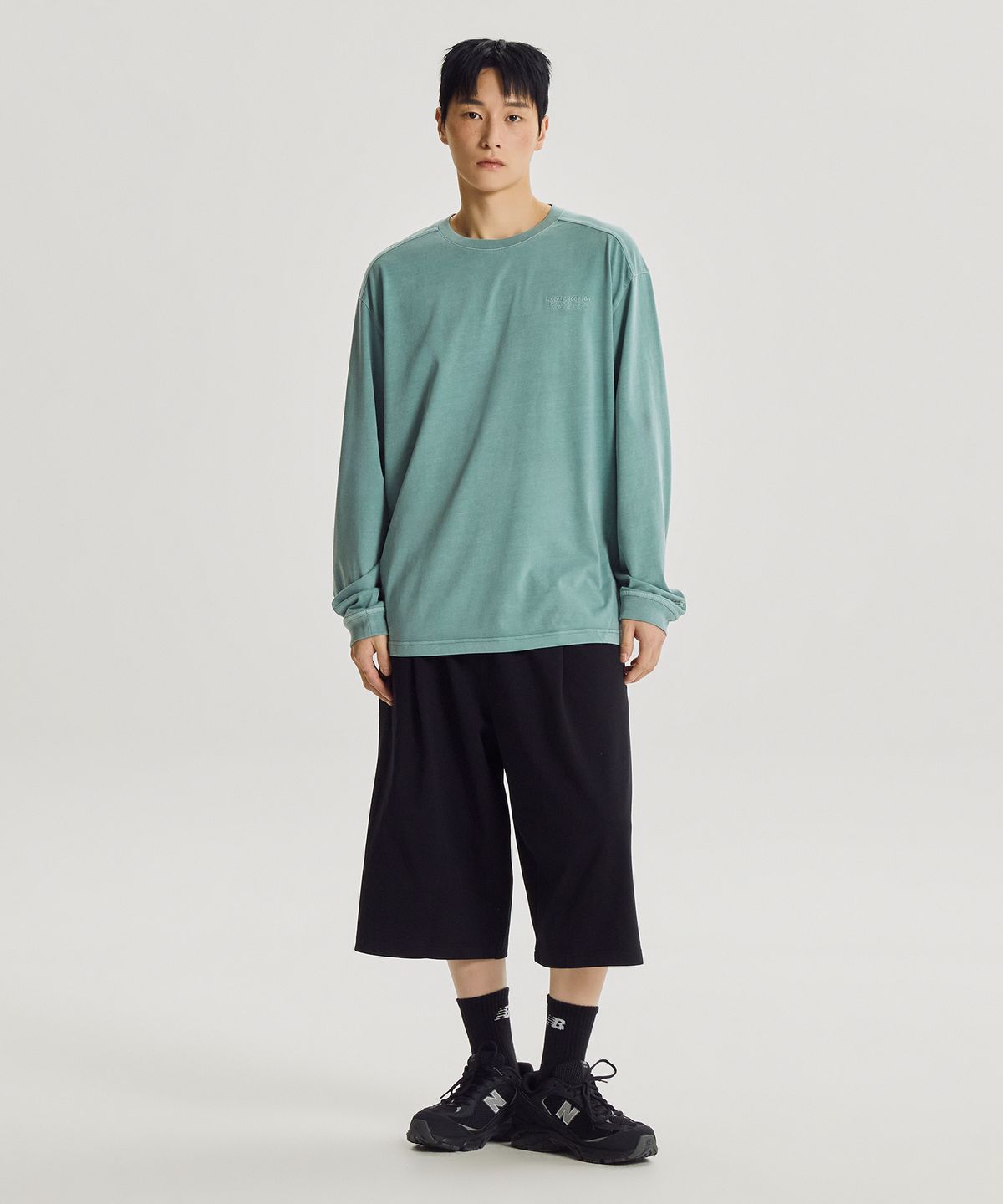 뉴발란스(NEW BALANCE) NBNDG31833 / UNI ESCAPE 다잉 긴팔티 (B/GRAY)