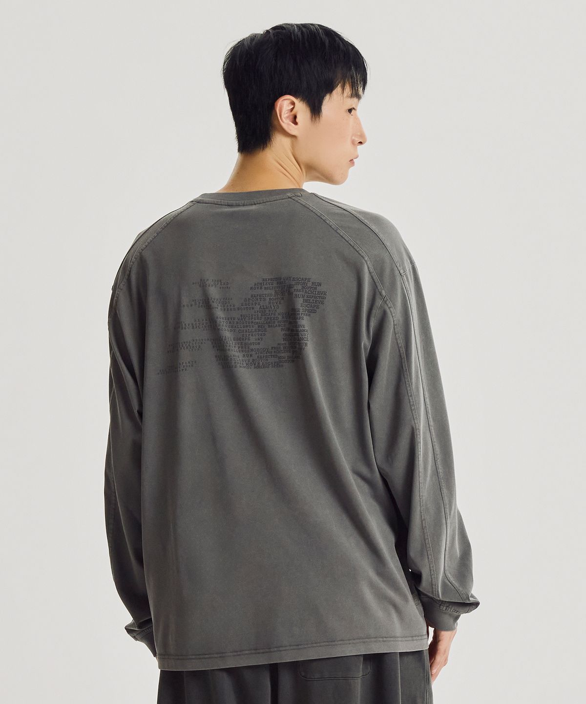 뉴발란스(NEW BALANCE) NBNDG31833 / UNI ESCAPE 다잉 긴팔티 (CHARCOAL)