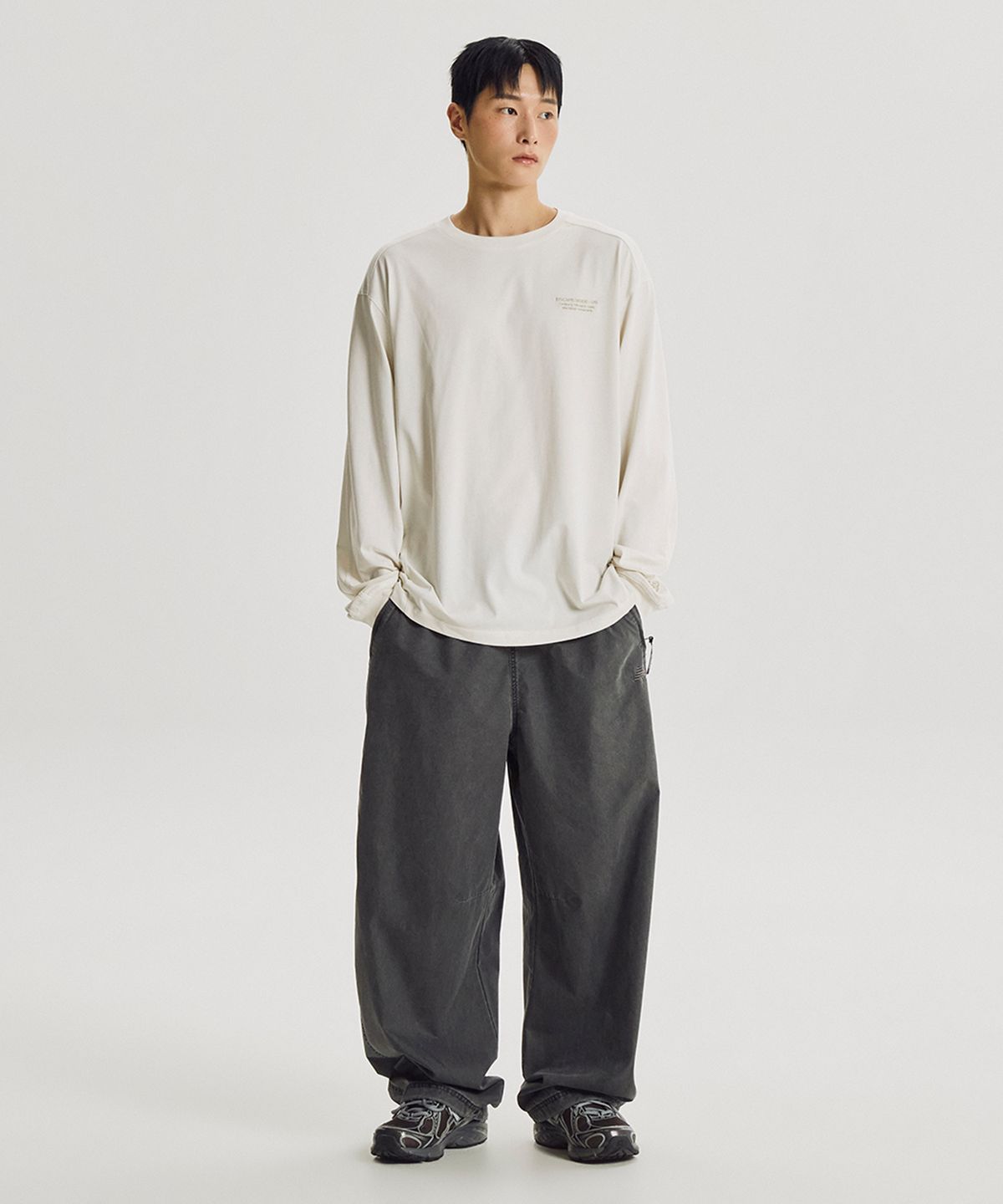 뉴발란스(NEW BALANCE) NBNDG31833 / UNI ESCAPE 다잉 긴팔티 (IVORY)