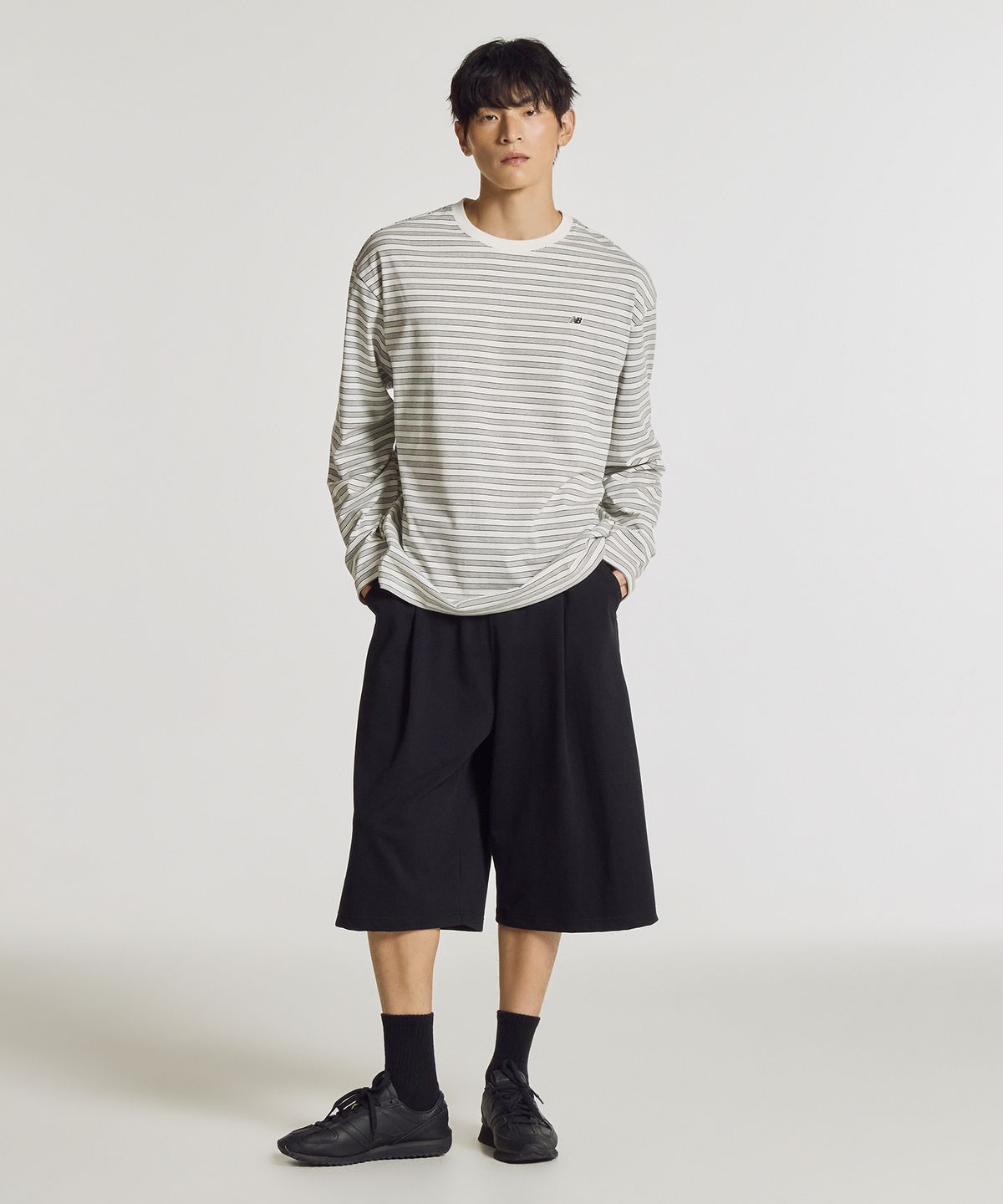뉴발란스(NEW BALANCE) NBNDG31813 / UNI 에센셜 클래식 스트라이프 긴팔티 (IVORY)