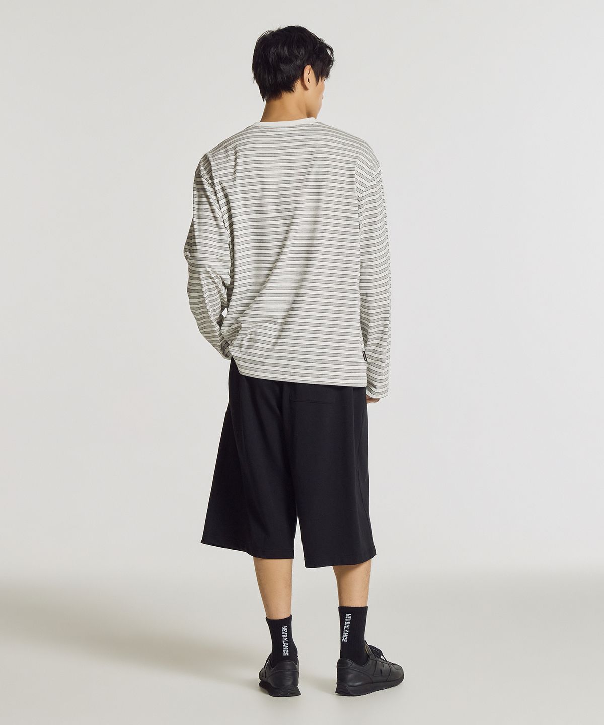 뉴발란스(NEW BALANCE) NBNDG31813 / UNI 에센셜 클래식 스트라이프 긴팔티 (IVORY)