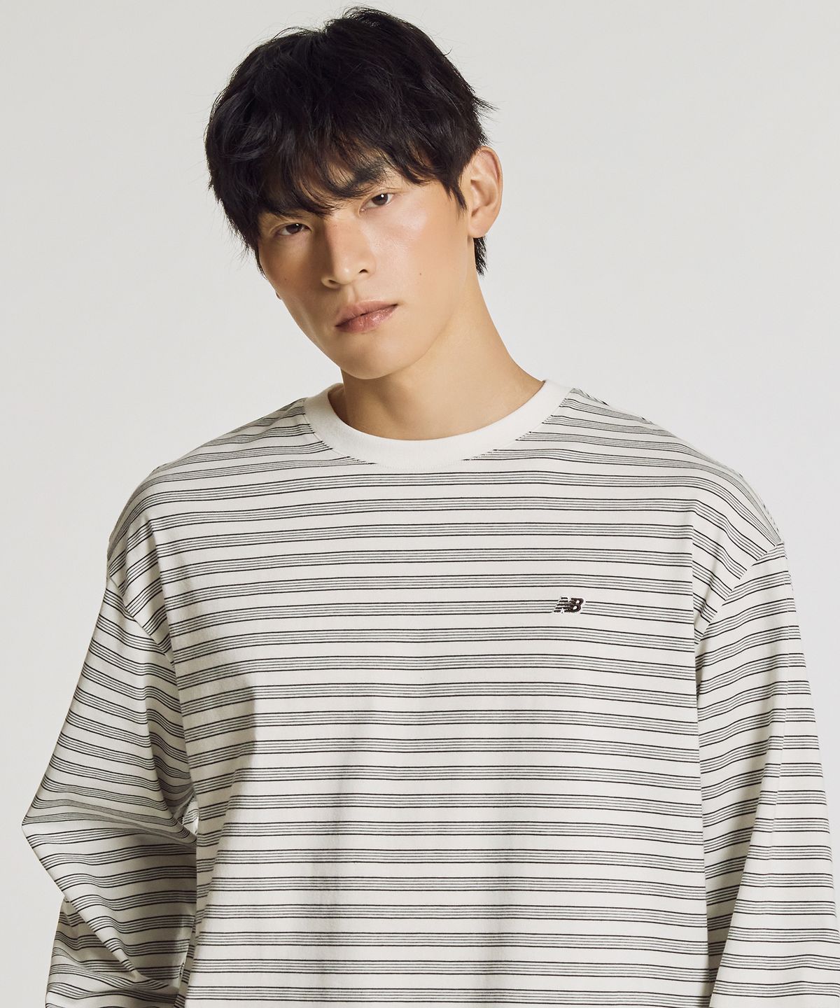 뉴발란스(NEW BALANCE) NBNDG31813 / UNI 에센셜 클래식 스트라이프 긴팔티 (IVORY)