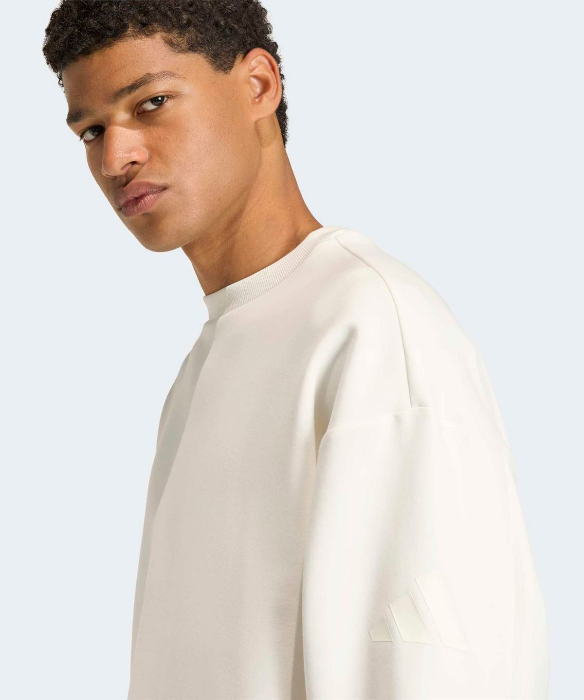 아디다스(ADIDAS) 소프트 럭스 스웨트셔츠 - 화이트 / KF8585