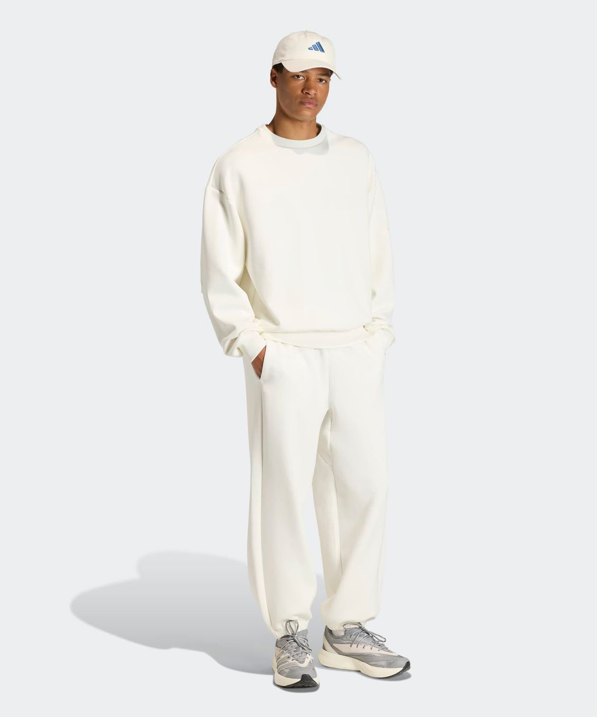 아디다스(ADIDAS) 소프트 럭스 스웨트셔츠 - 화이트 / KF8585