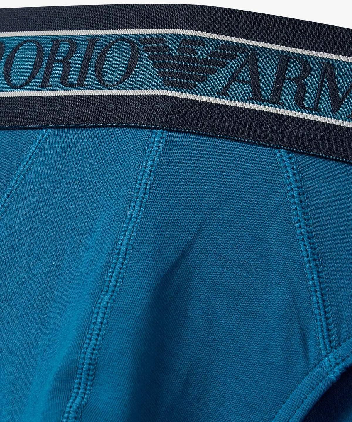 엠포리오 아르마니 언더웨어(EMPORIO ARMANI UNDERWEAR) 남성 배색 트림 센터 로고 브리프_블루 0816311021
