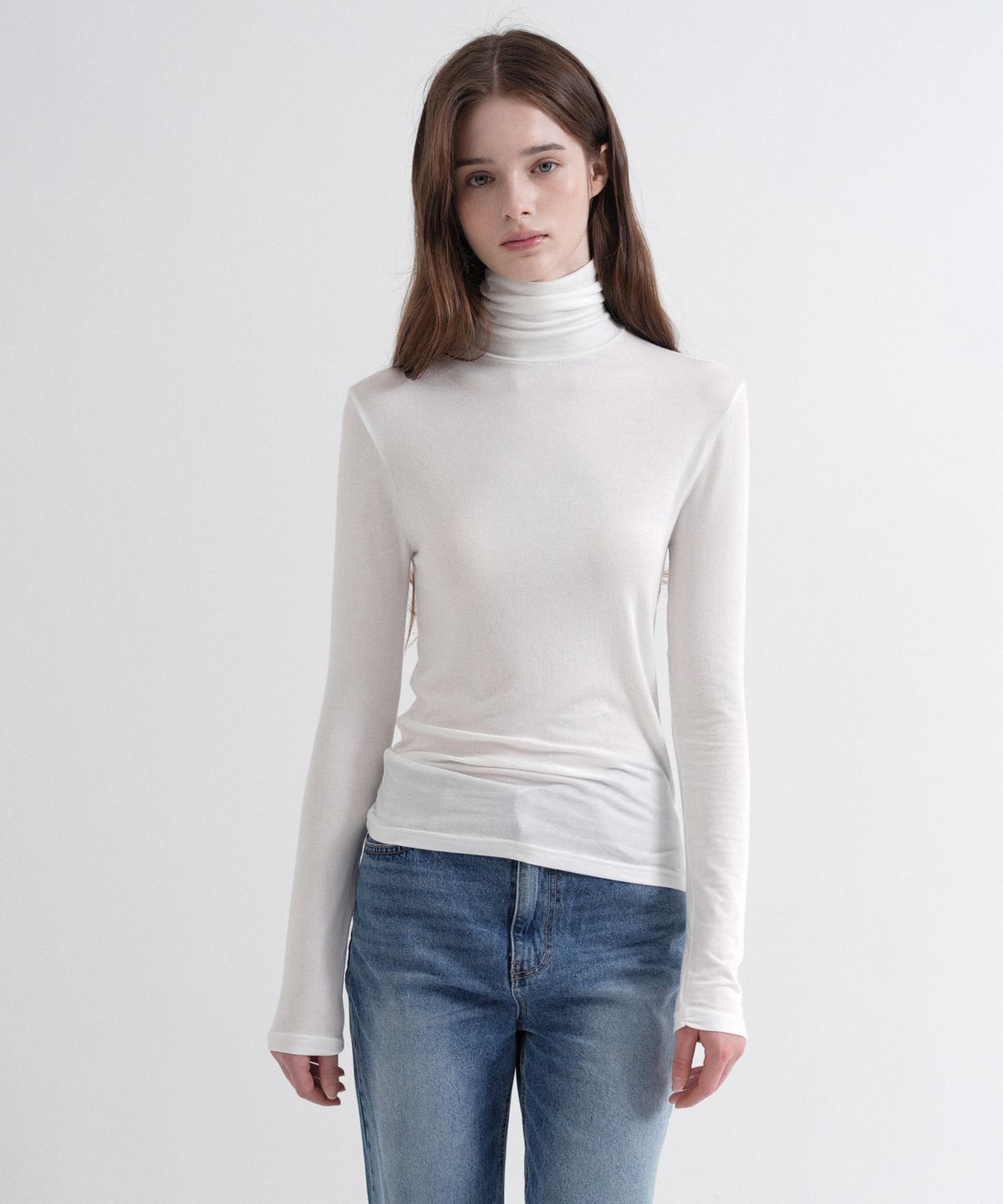 블레티(VLETI) High Neck Span Slim T-Shirt (ivory)