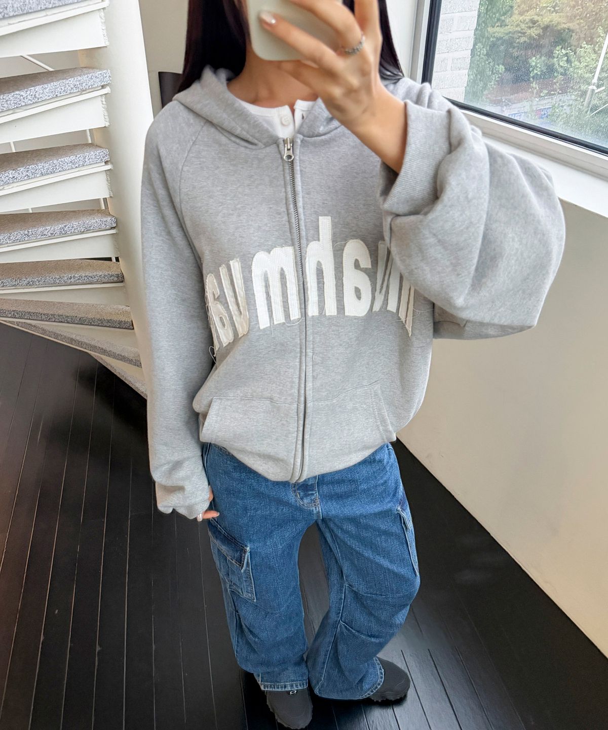 무아무아(MUAHMUAH) 빈티지 아플리케 무아 패치 후드집업 [그레이]