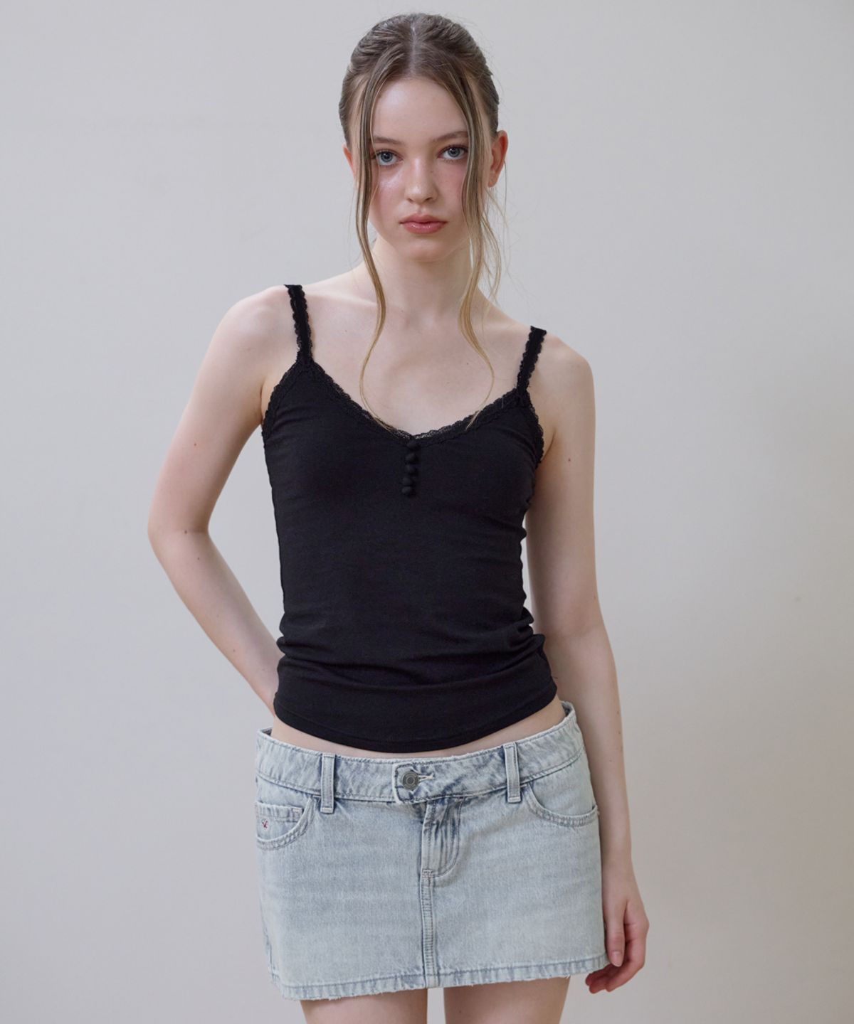 로제프란츠(ROSEFRANTZ) Button Lace Sleeveless [Black]