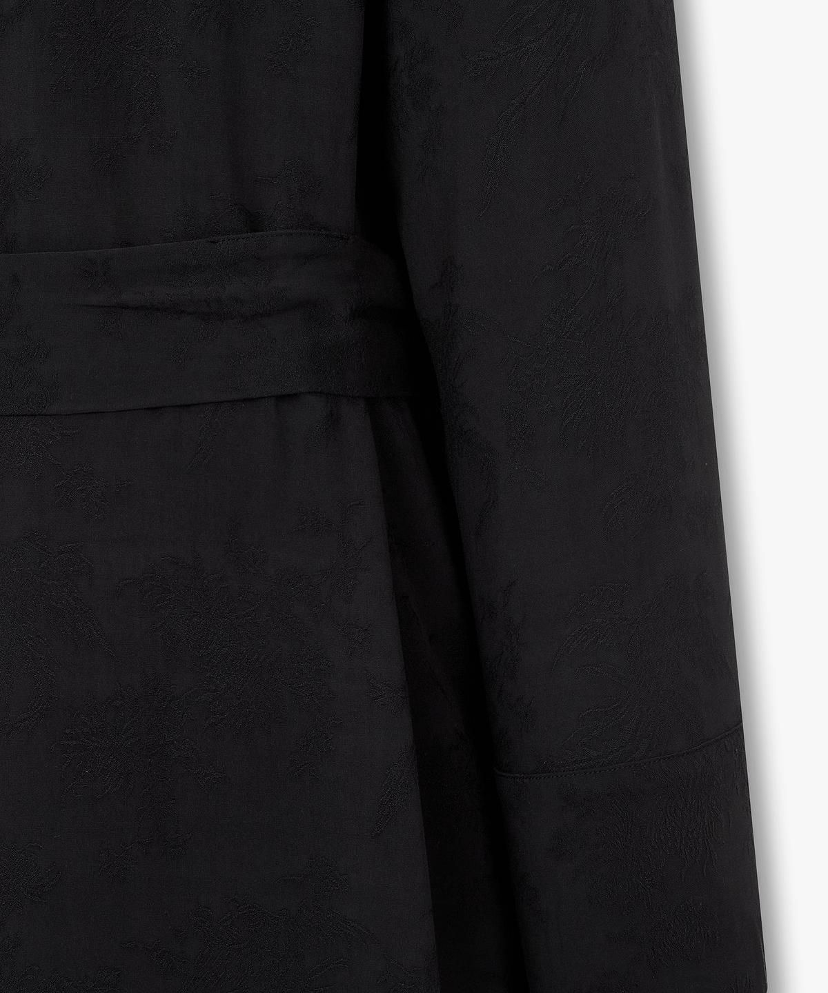 엠포리오 아르마니 언더웨어(EMPORIO ARMANI UNDERWEAR) 여성 플로럴 자카드 로브_블랙 0826341502