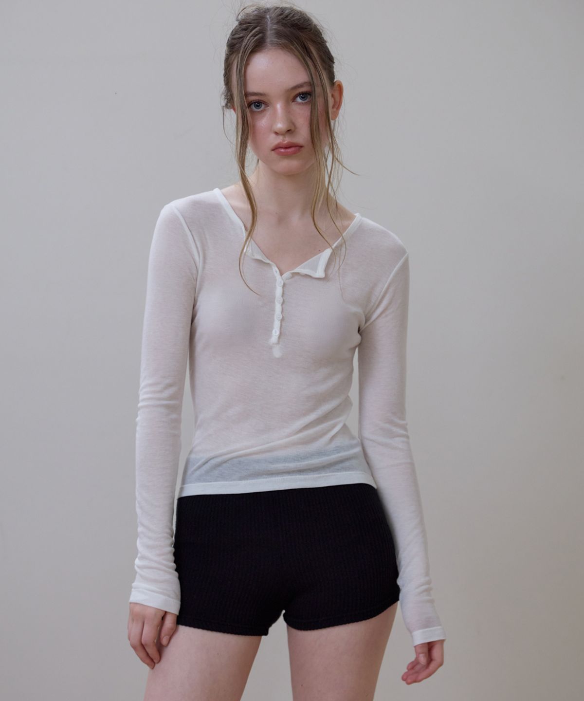 로제프란츠(ROSEFRANTZ) Henley Neck Layered Long Sleeve [Ivory]