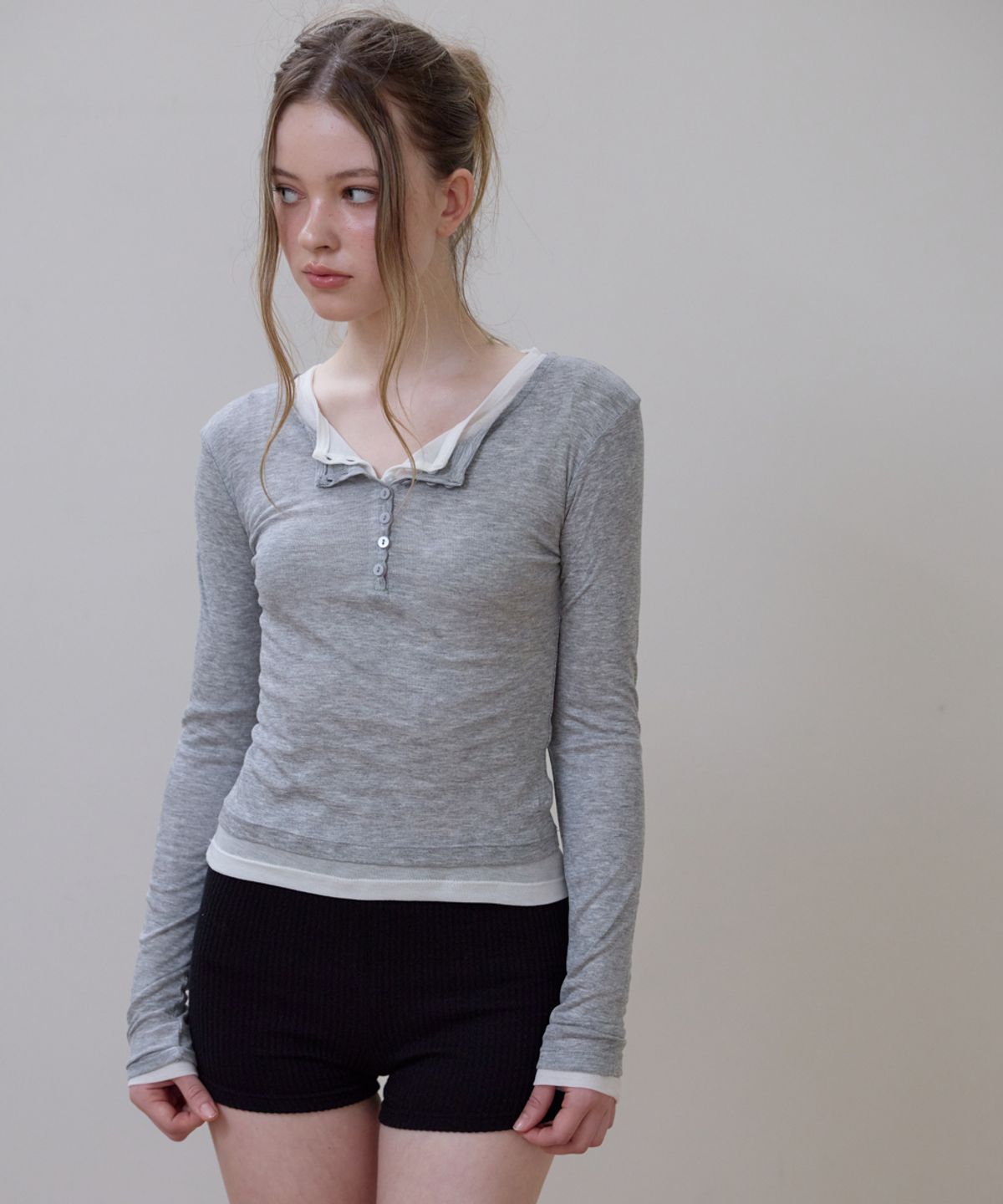 로제프란츠(ROSEFRANTZ) Henley Neck Layered Long Sleeve [Gray]