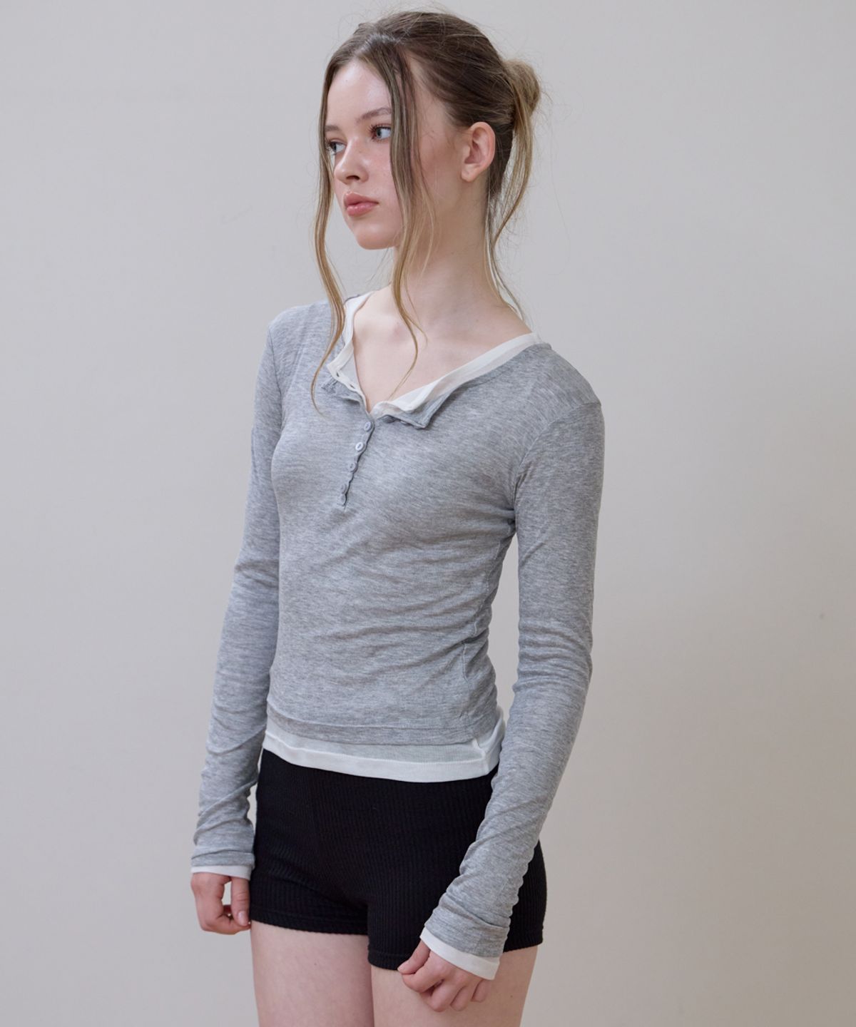 로제프란츠(ROSEFRANTZ) Henley Neck Layered Long Sleeve [Gray]