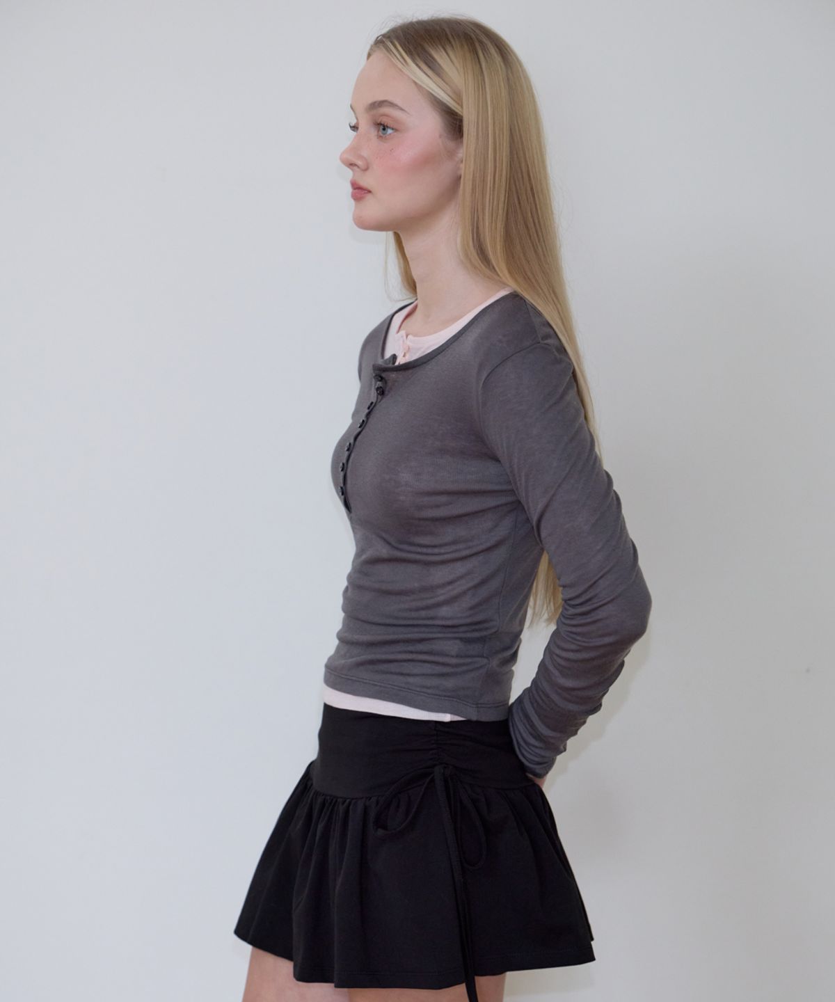로제프란츠(ROSEFRANTZ) Henley Neck Layered Long Sleeve [Charcoal]