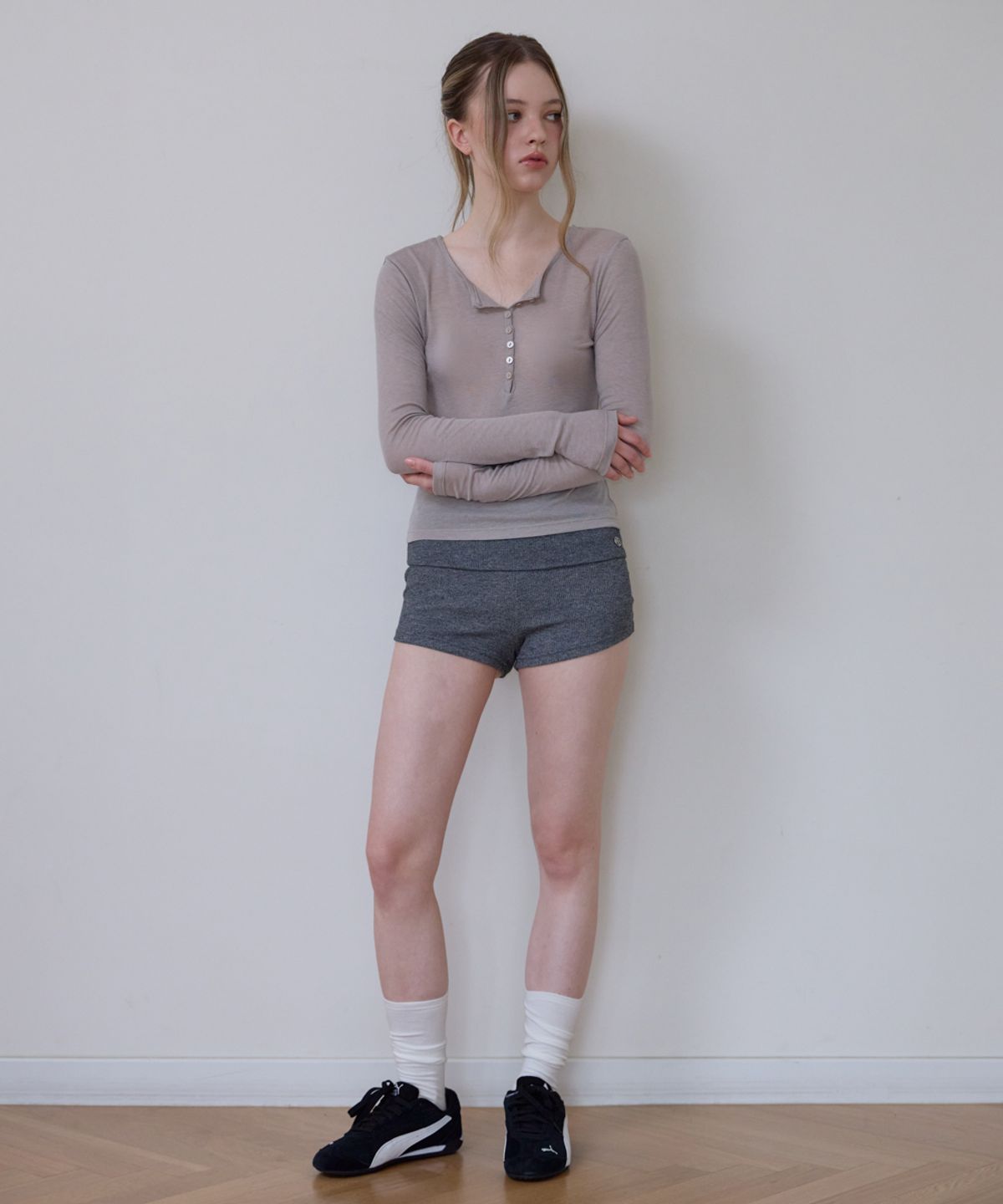 로제프란츠(ROSEFRANTZ) Henley Neck Layered Long Sleeve [Beige]