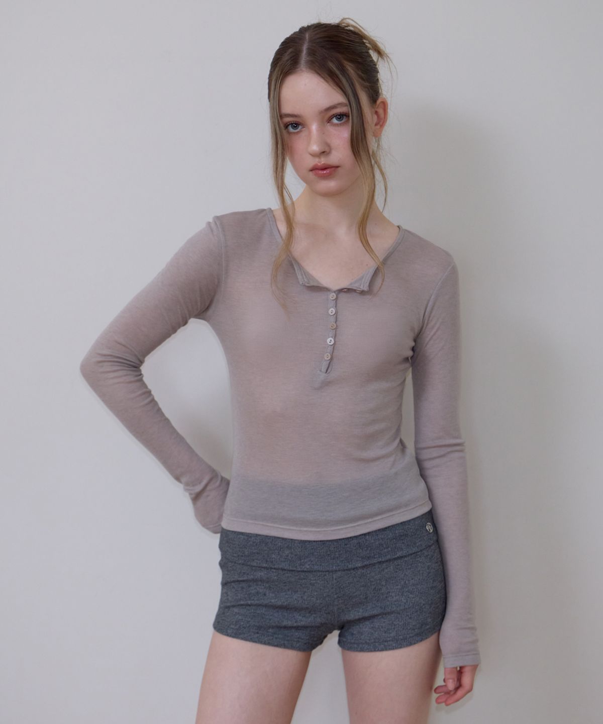 로제프란츠(ROSEFRANTZ) Henley Neck Layered Long Sleeve [Beige]