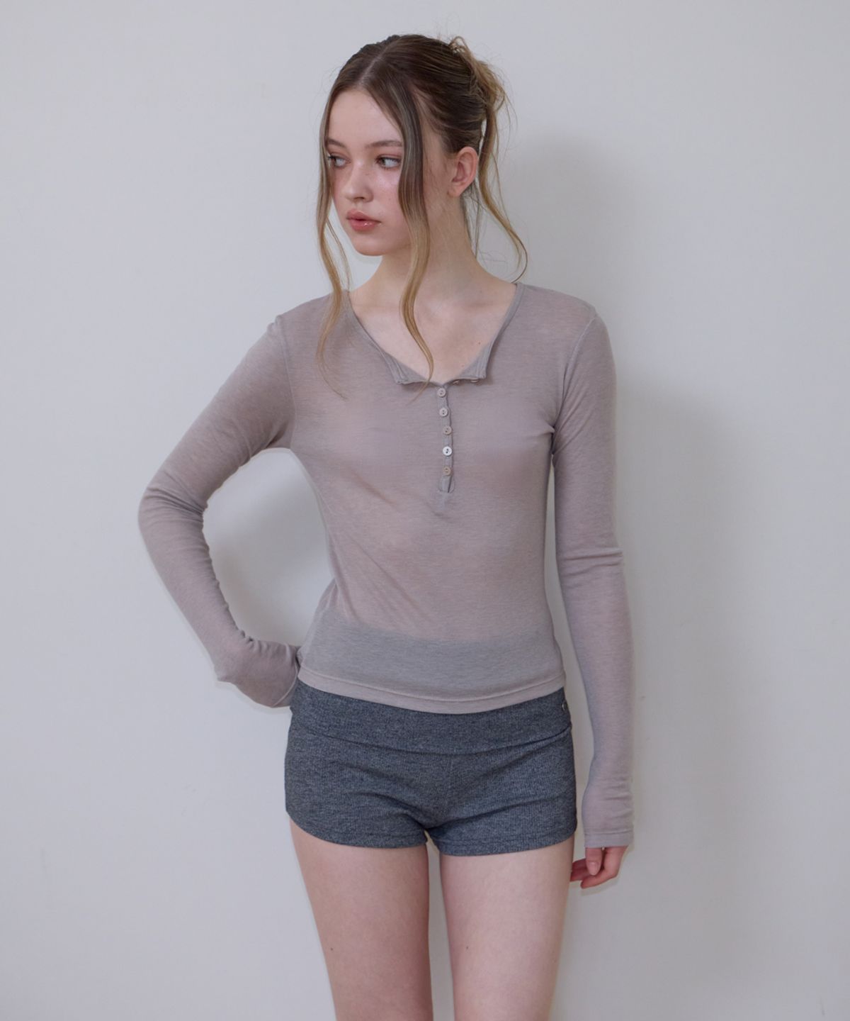 로제프란츠(ROSEFRANTZ) Henley Neck Layered Long Sleeve [Beige]