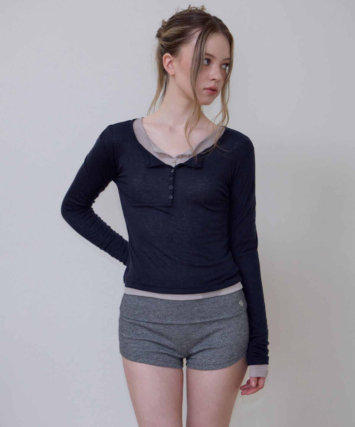 로제프란츠(ROSEFRANTZ) Henley Neck Layered Long Sleeve [Navy]