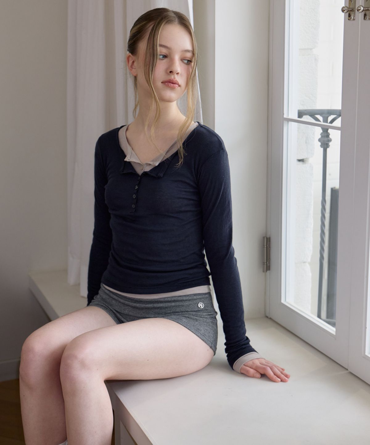 로제프란츠(ROSEFRANTZ) Henley Neck Layered Long Sleeve [Navy]