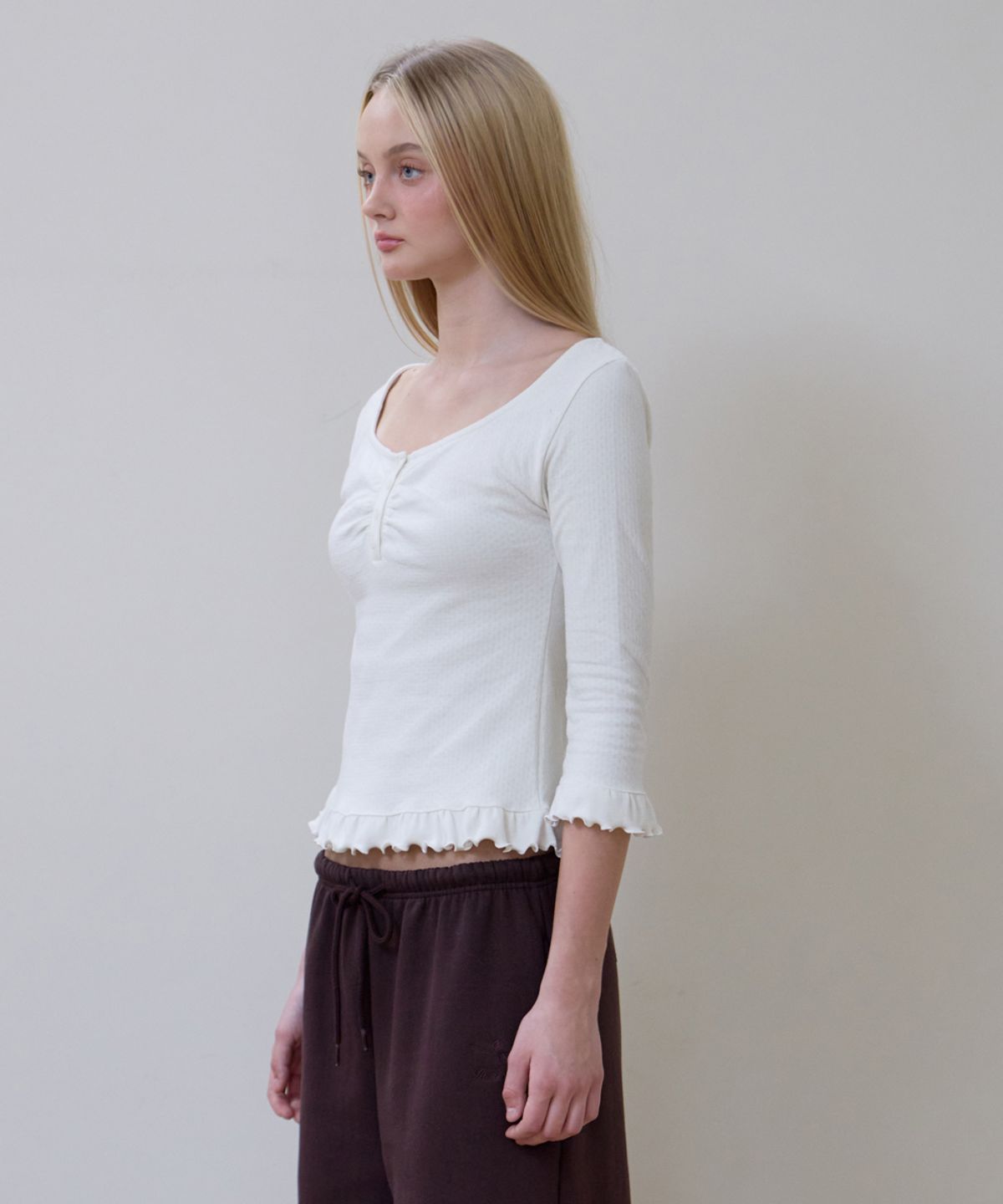 로제프란츠(ROSEFRANTZ) Frill Three-Quarter Sleeve [Ivory]