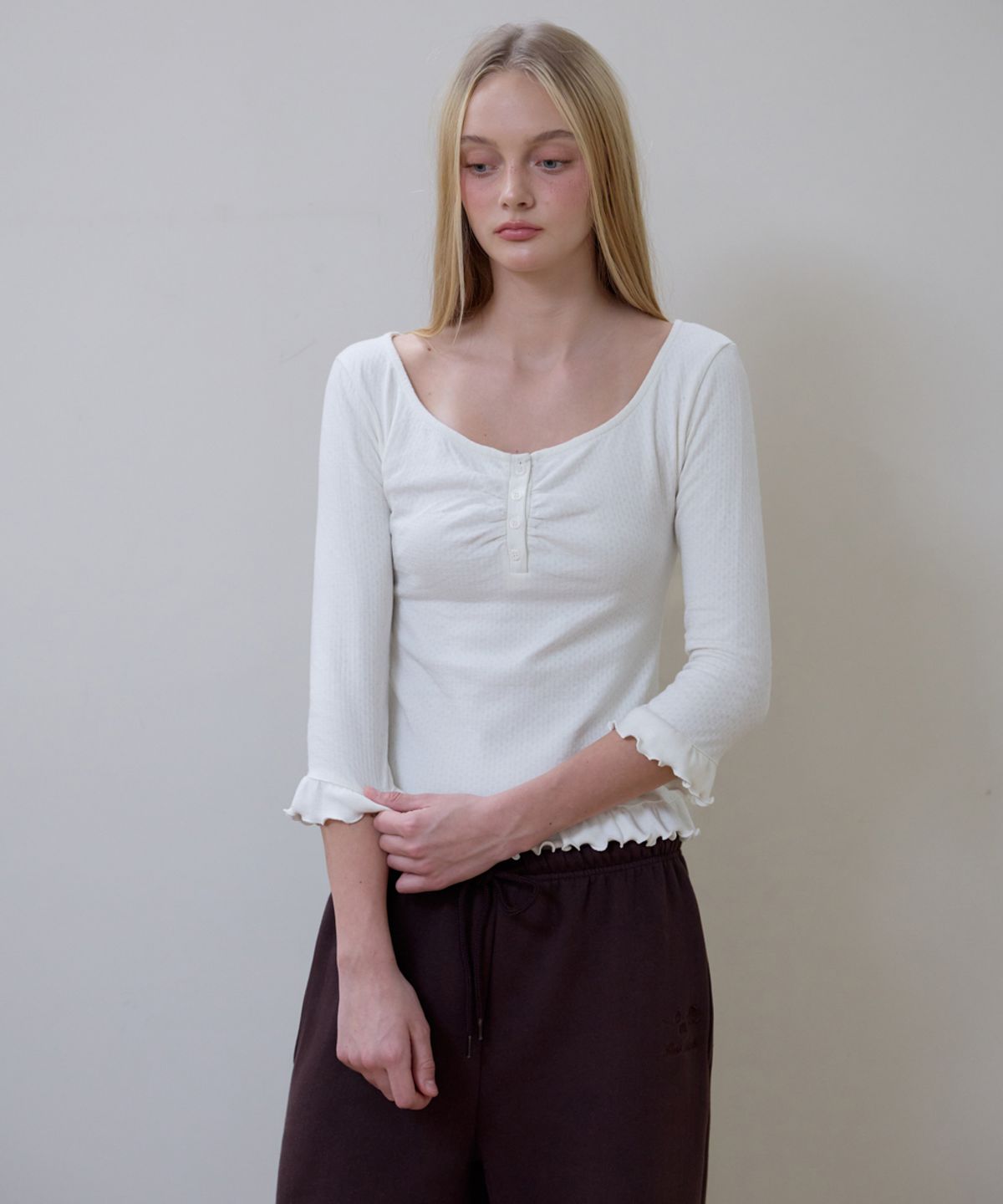 로제프란츠(ROSEFRANTZ) Frill Three-Quarter Sleeve [Ivory]