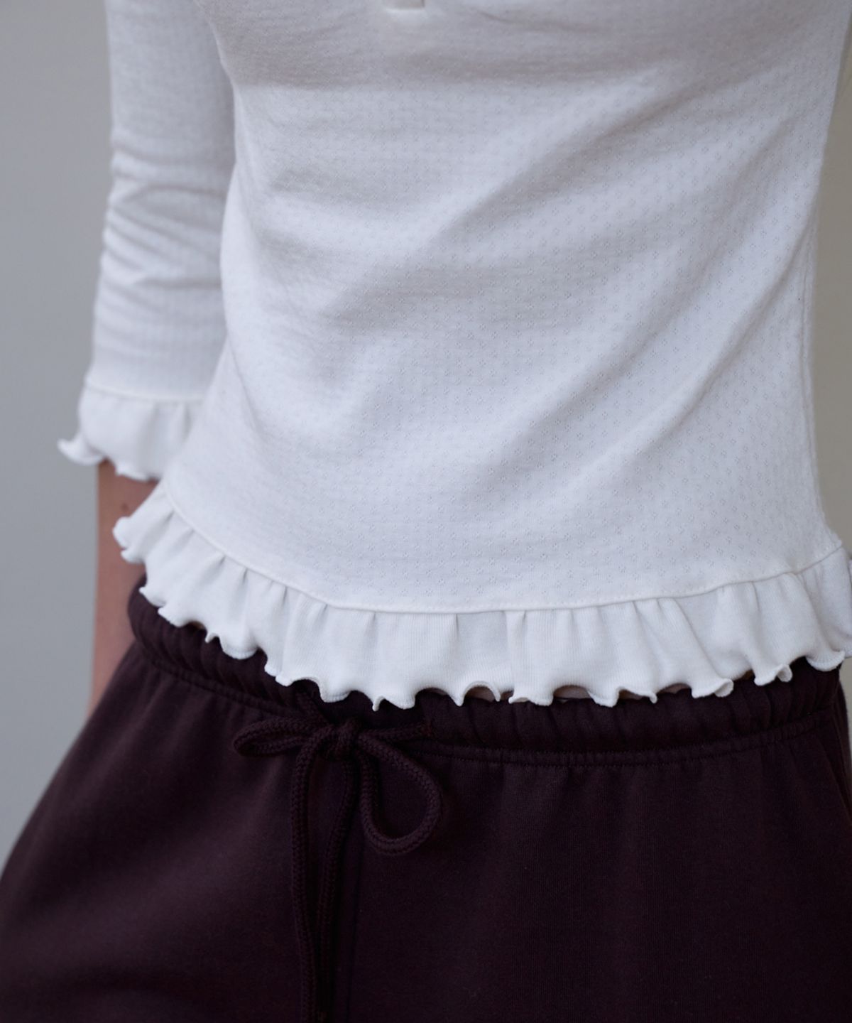 로제프란츠(ROSEFRANTZ) Frill Three-Quarter Sleeve [Ivory]