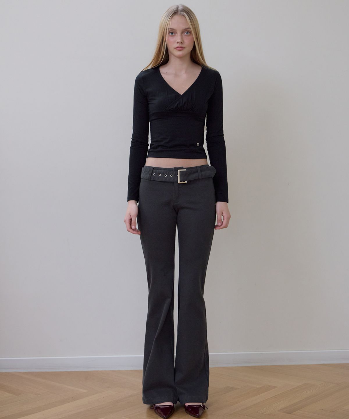 로제프란츠(ROSEFRANTZ) Wrap V-neck Long Sleeve [Black]