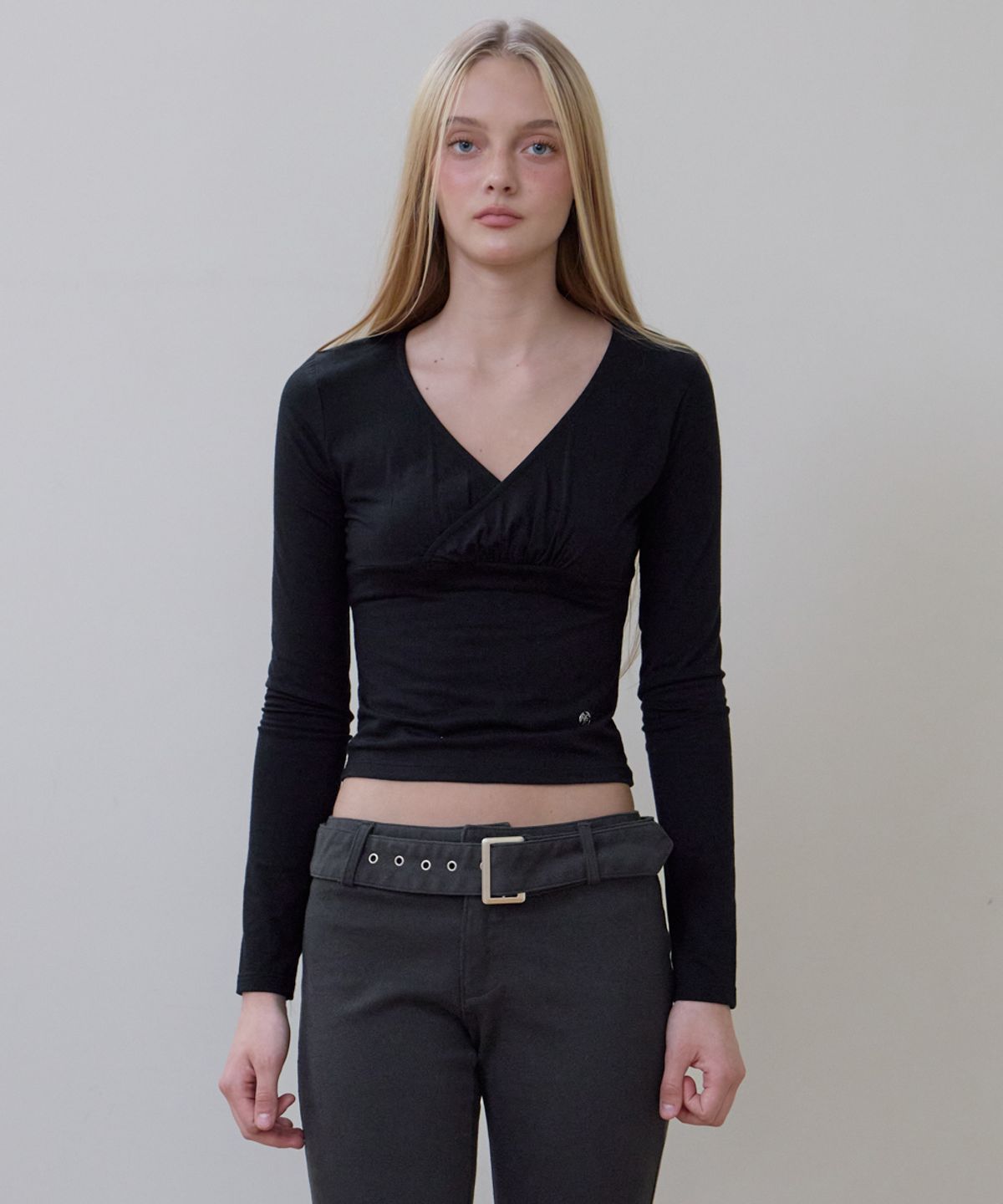 로제프란츠(ROSEFRANTZ) Wrap V-neck Long Sleeve [Black]