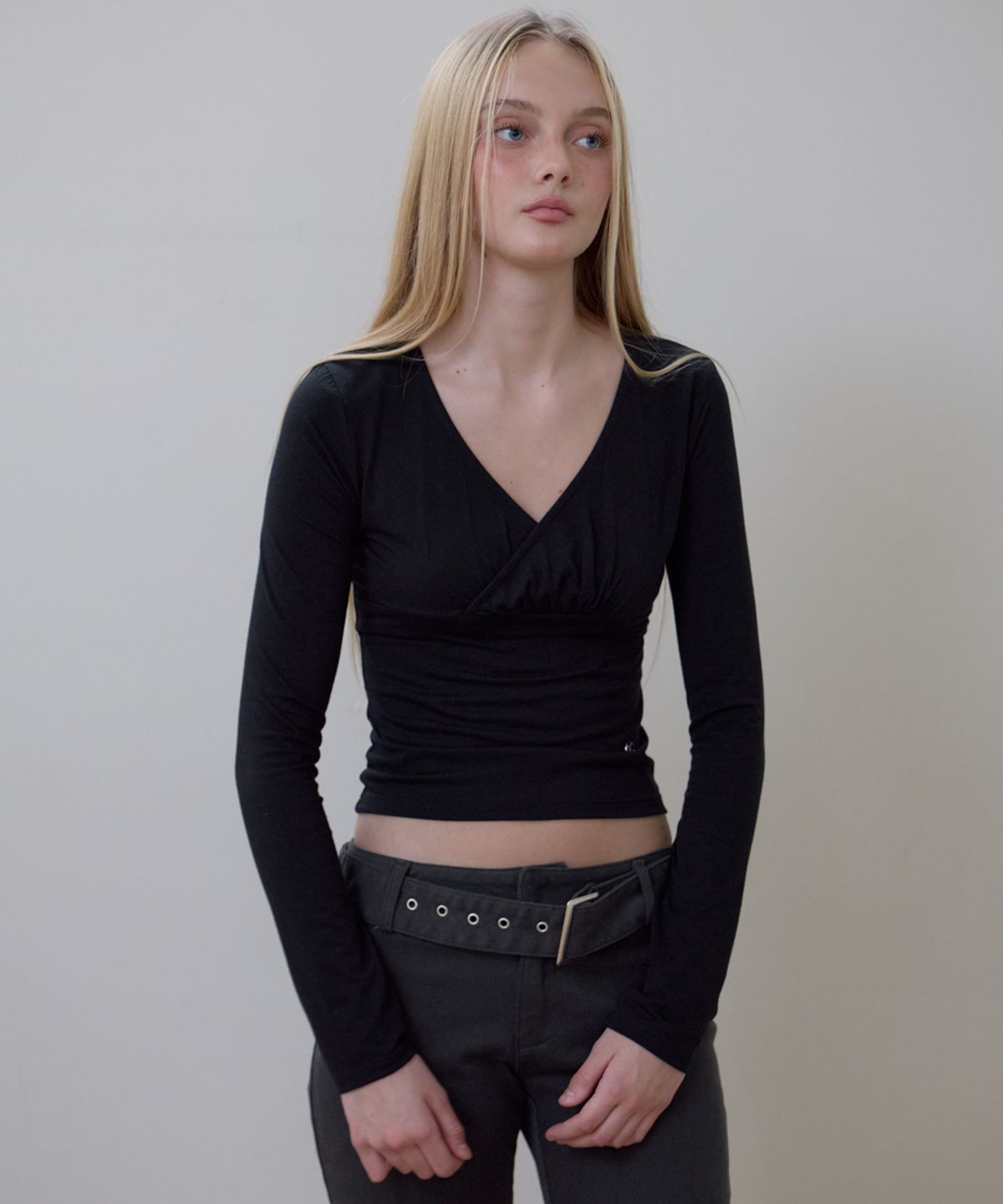 로제프란츠(ROSEFRANTZ) Wrap V-neck Long Sleeve [Black]
