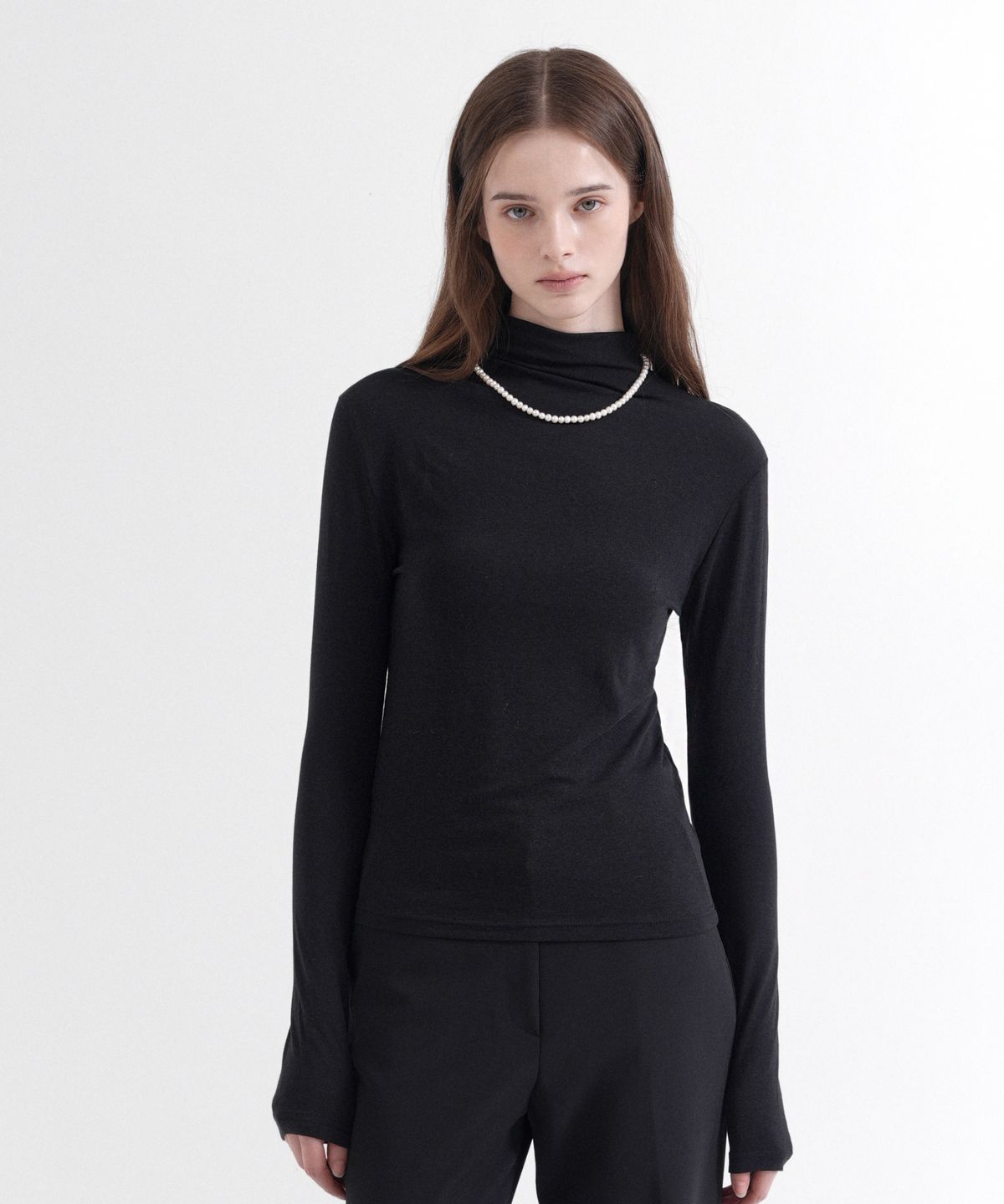 블레티(VLETI) Turtleneck Tencel Slim T-Shirt (black)