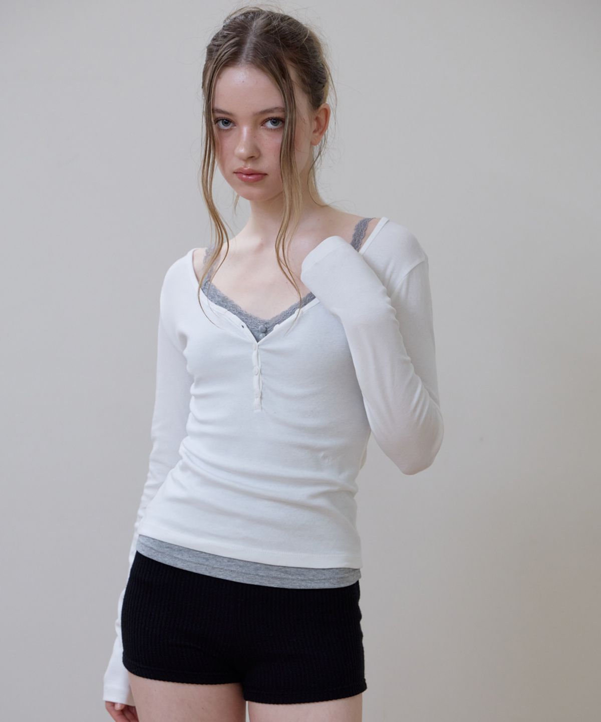 로제프란츠(ROSEFRANTZ) Basic V-neck Long Sleeve [Ivory]