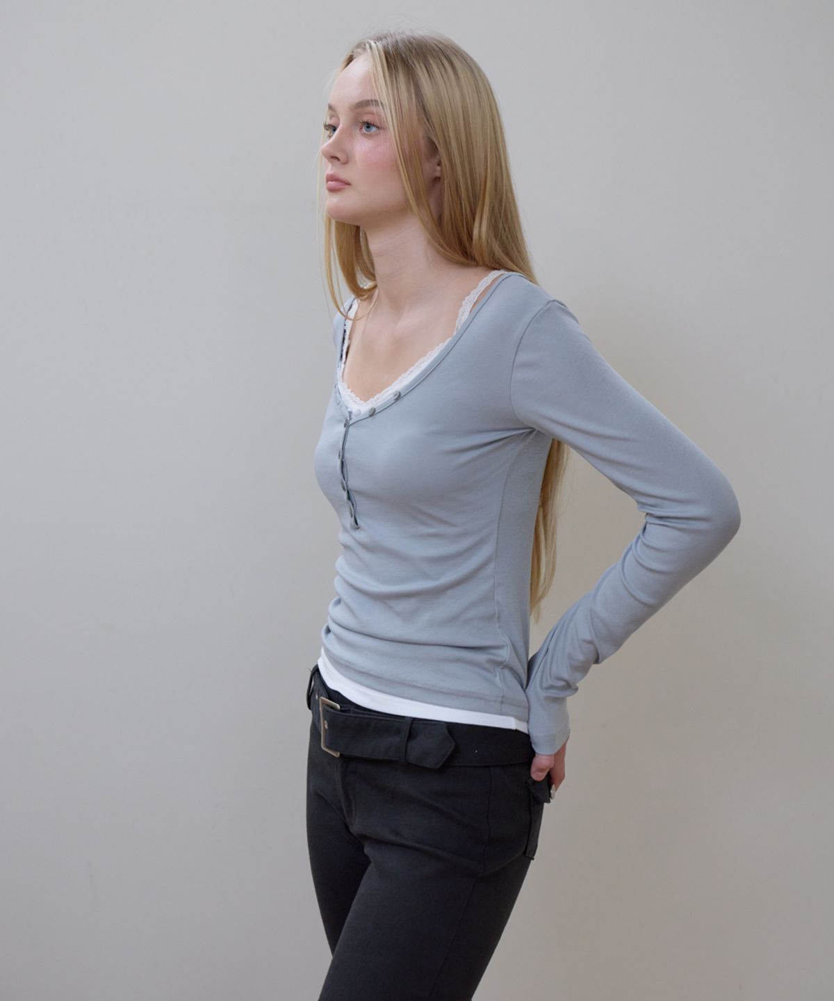 로제프란츠(ROSEFRANTZ) Basic V-neck Long Sleeve [Blue]
