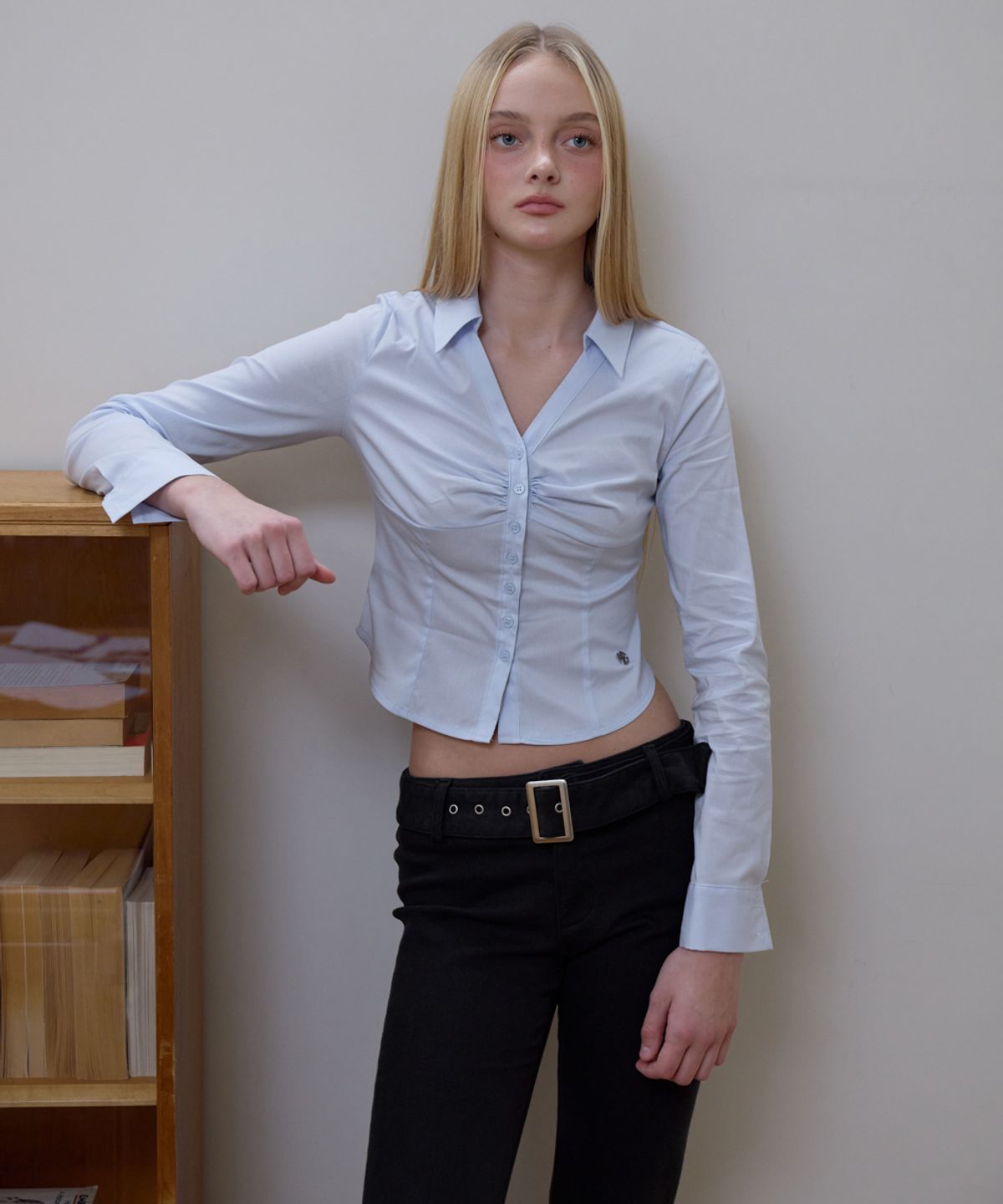 로제프란츠(ROSEFRANTZ) Ruched Front Slim Shirt [Sky Blue]