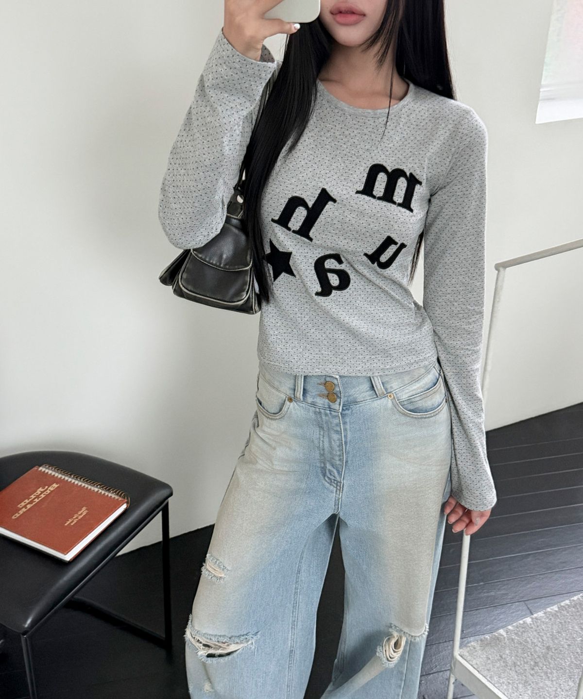 무아무아(MUAHMUAH) 도트 패치 로고 긴팔티 [그레이]