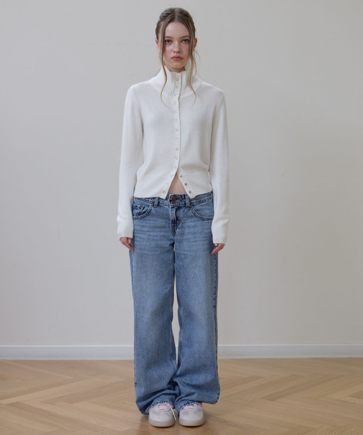 로제프란츠(ROSEFRANTZ) High Neck Eyelet Cardigan [Ivory]