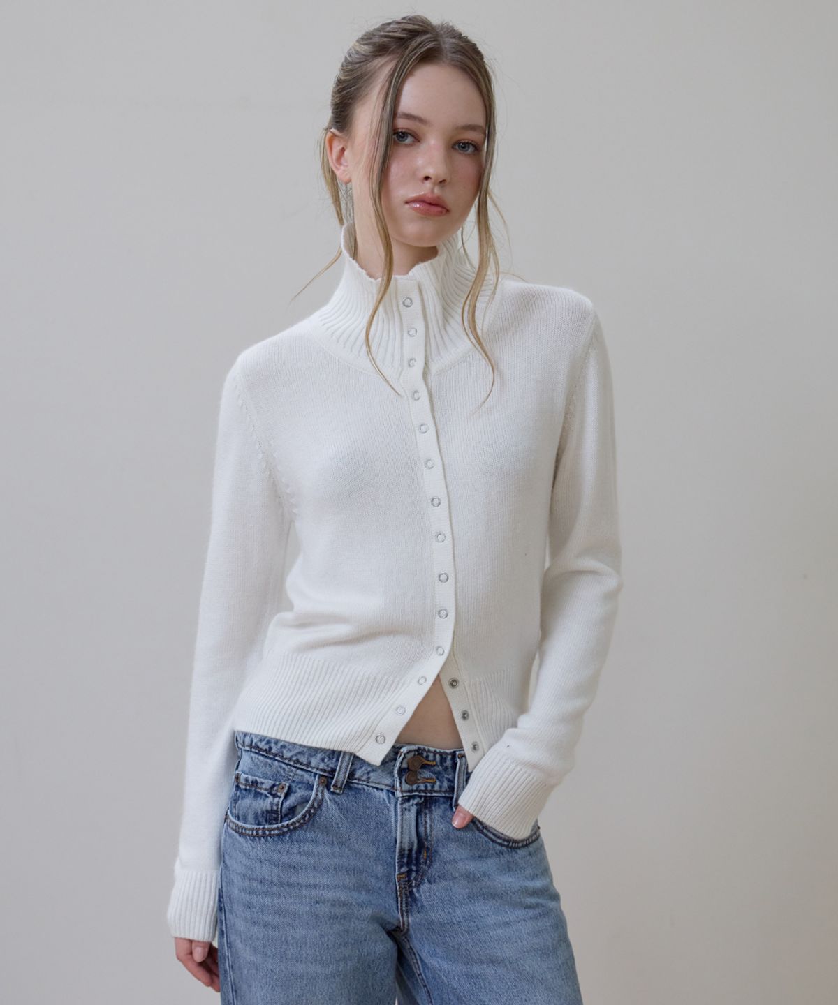 로제프란츠(ROSEFRANTZ) High Neck Eyelet Cardigan [Ivory]