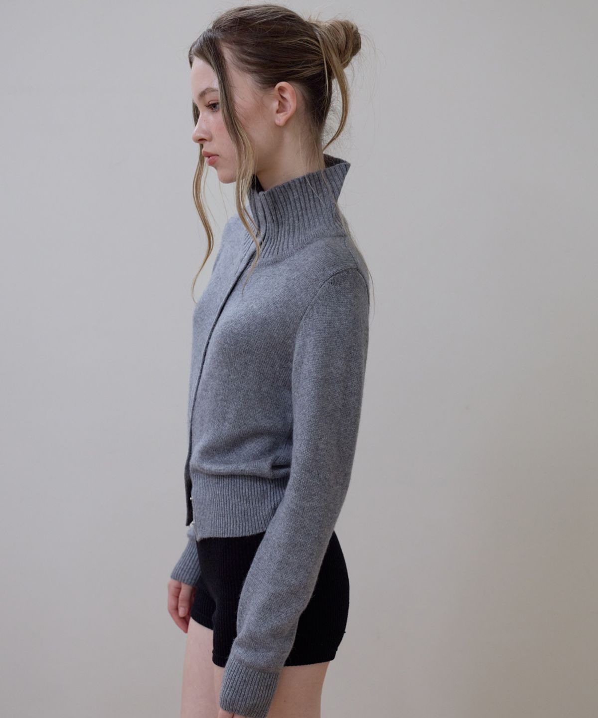 로제프란츠(ROSEFRANTZ) High Neck Eyelet Cardigan [Gray]