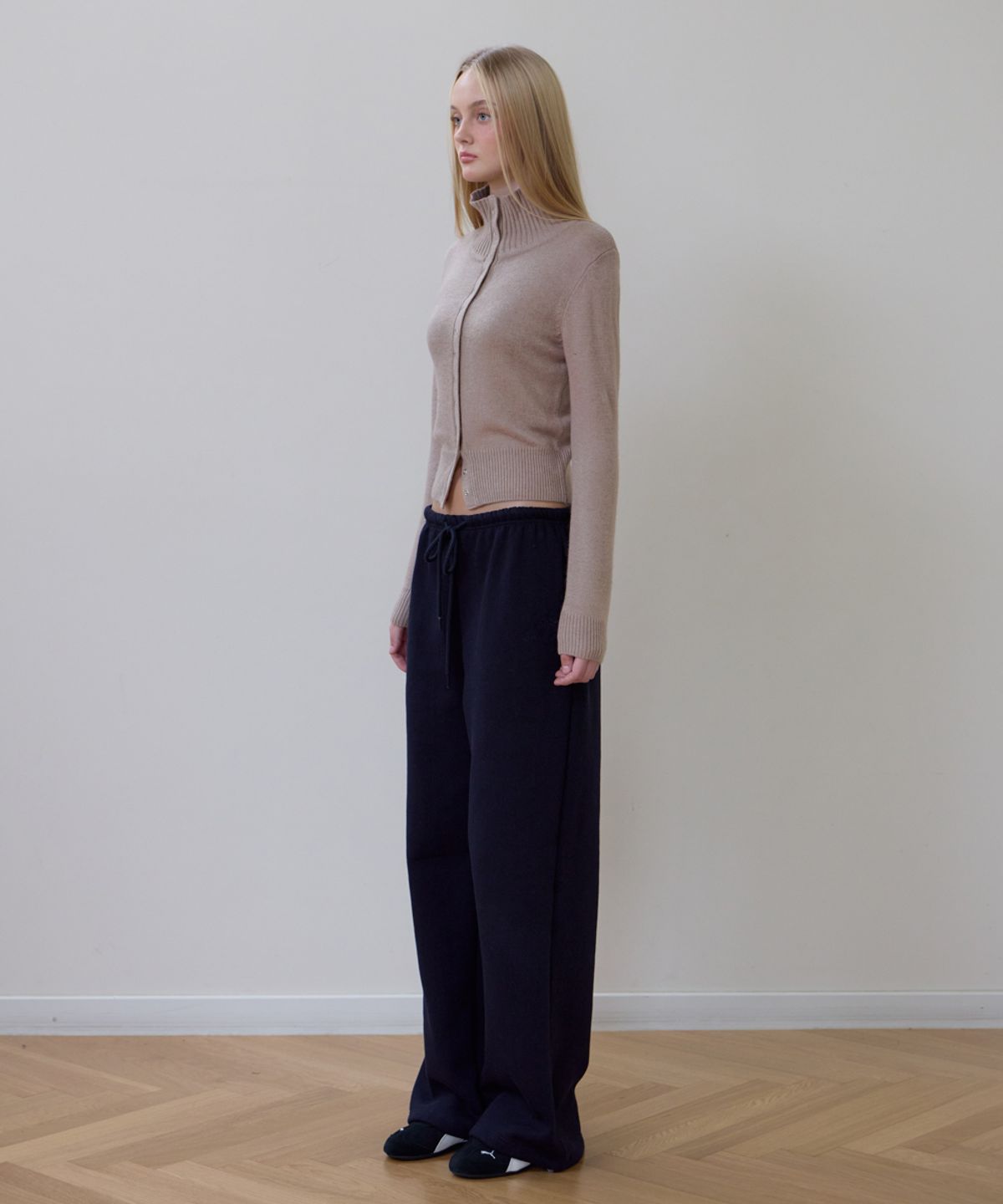 로제프란츠(ROSEFRANTZ) High Neck Eyelet Cardigan [Beige]