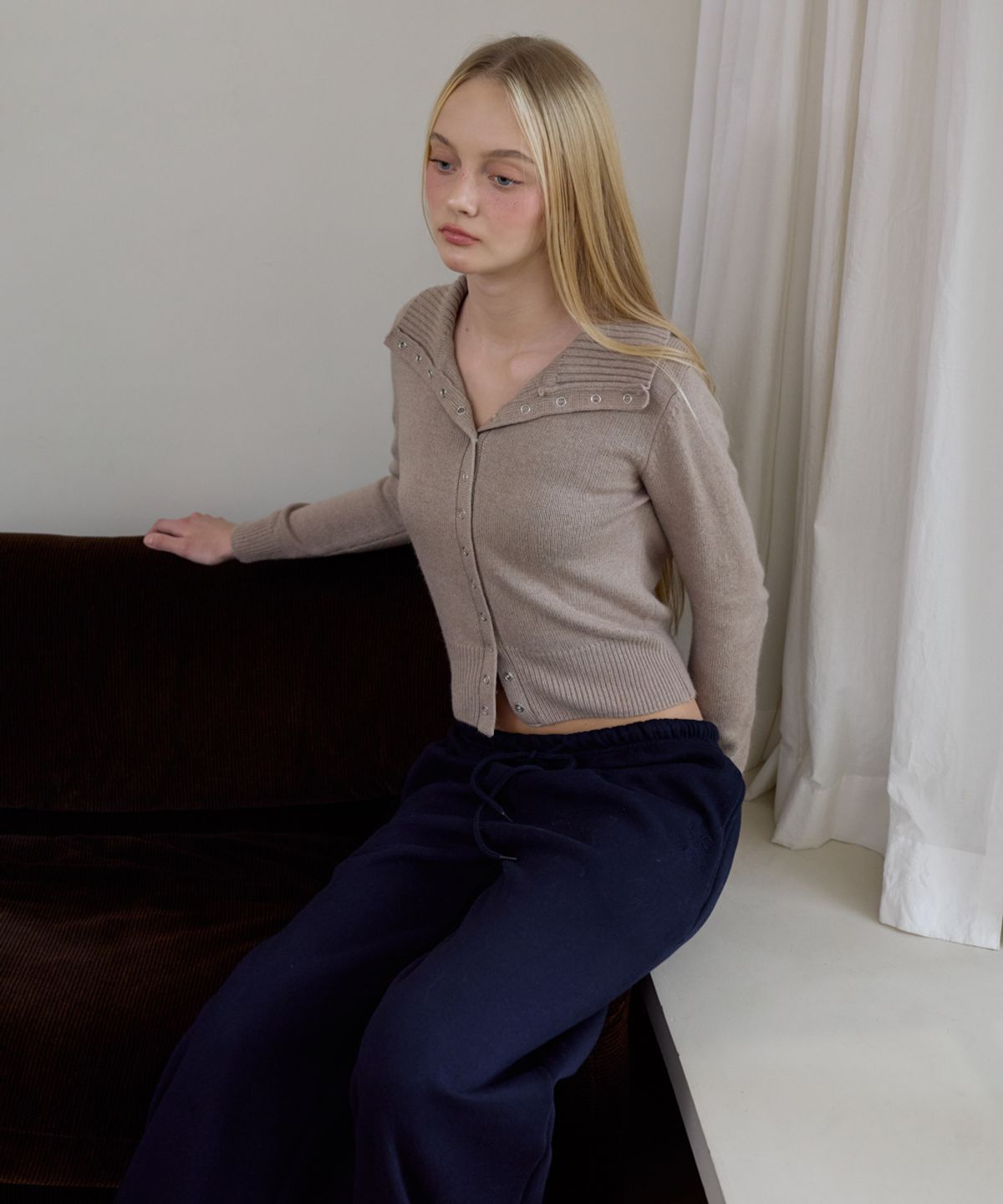 로제프란츠(ROSEFRANTZ) High Neck Eyelet Cardigan [Beige]