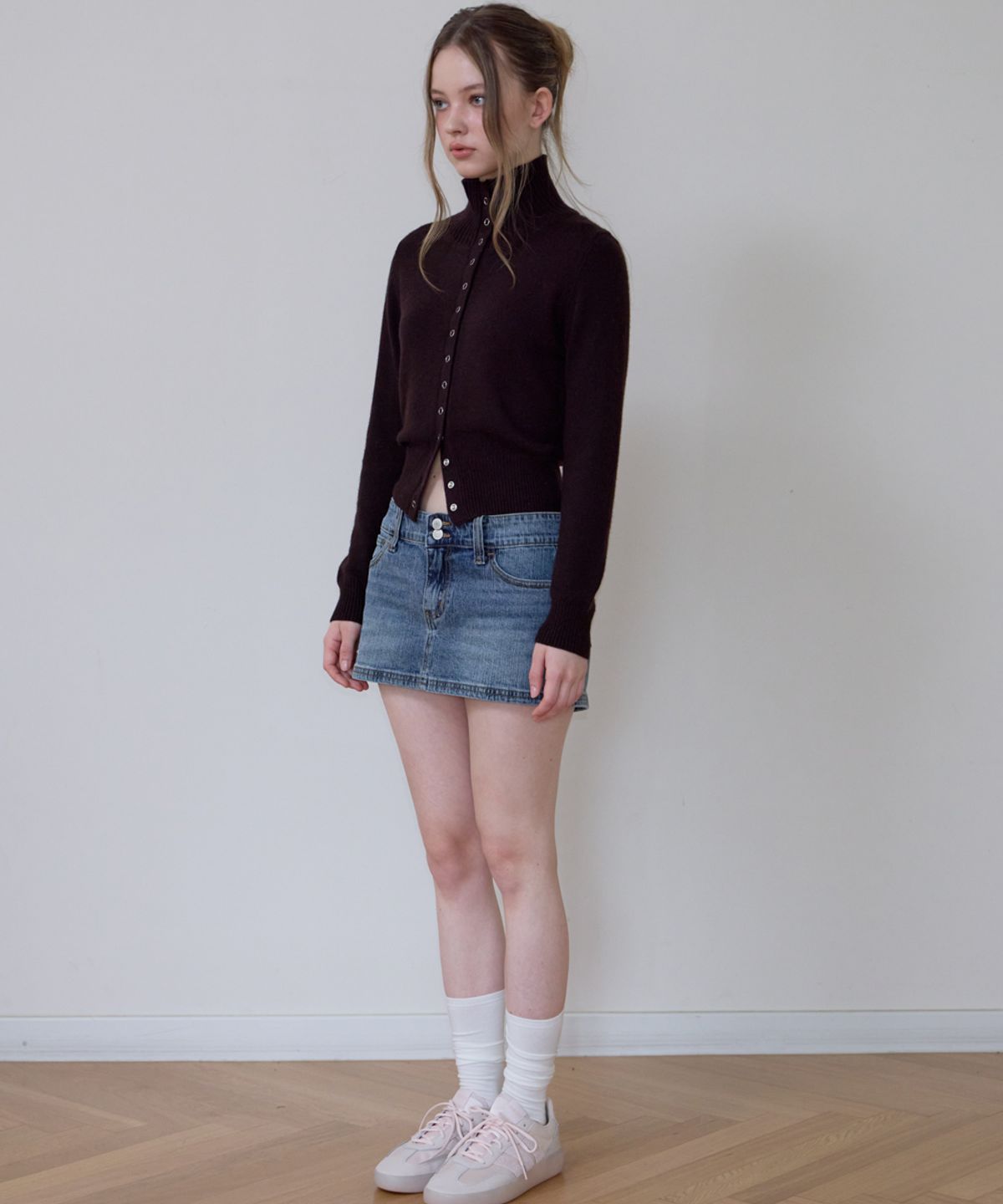 로제프란츠(ROSEFRANTZ) High Neck Eyelet Wool Cardigan [Brown]