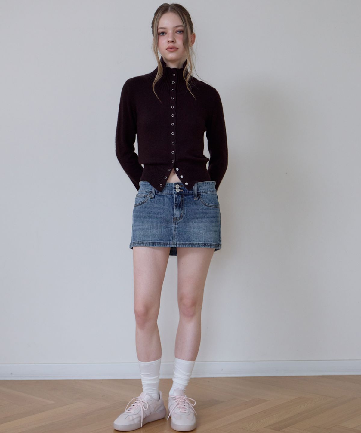로제프란츠(ROSEFRANTZ) High Neck Eyelet Wool Cardigan [Brown]