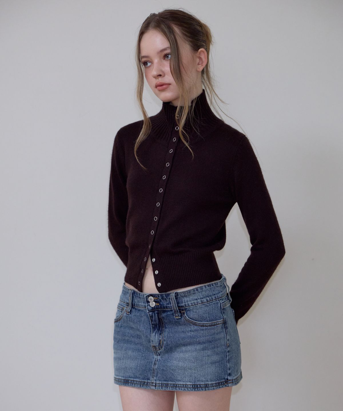 로제프란츠(ROSEFRANTZ) High Neck Eyelet Wool Cardigan [Brown]