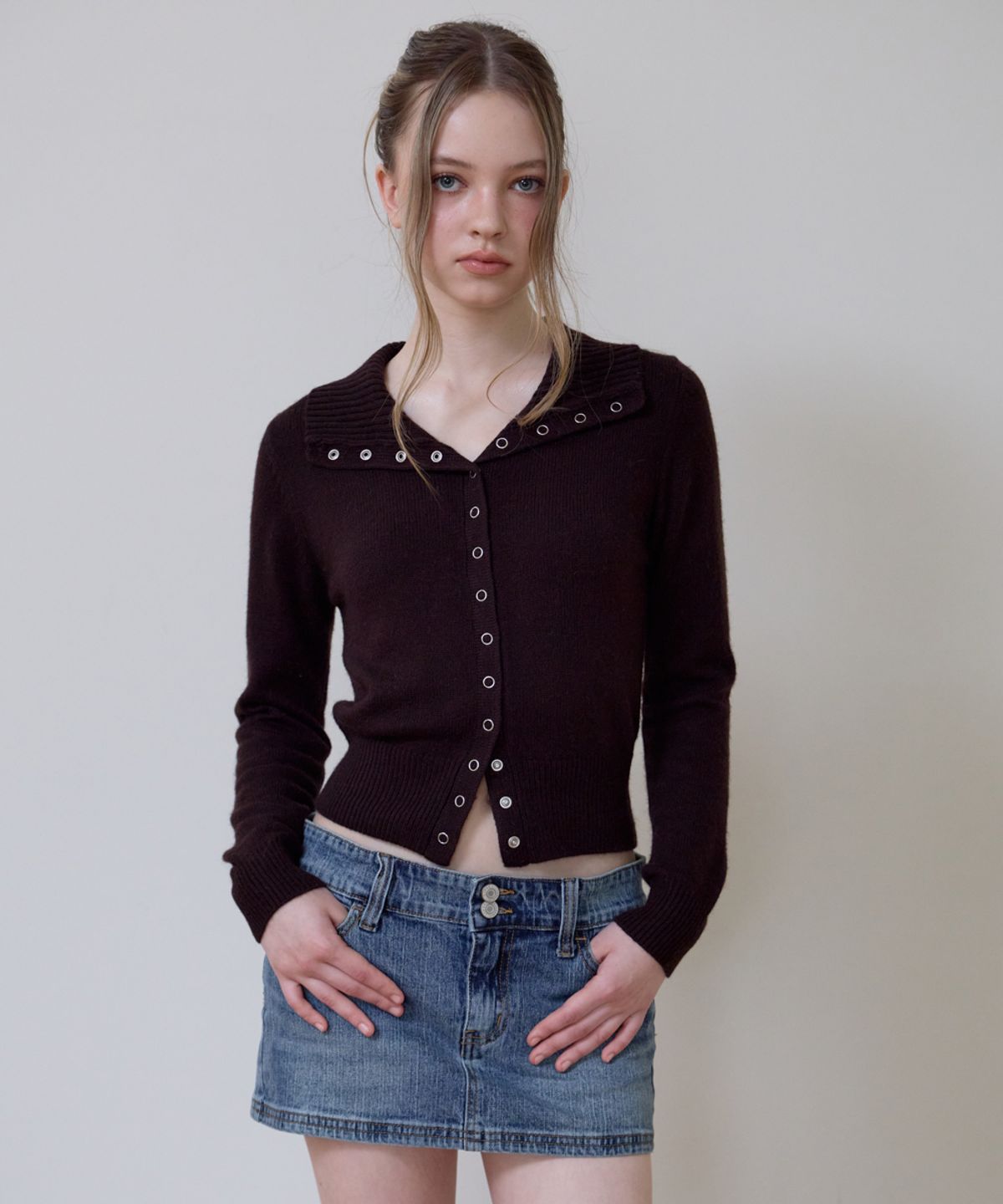 로제프란츠(ROSEFRANTZ) High Neck Eyelet Wool Cardigan [Brown]
